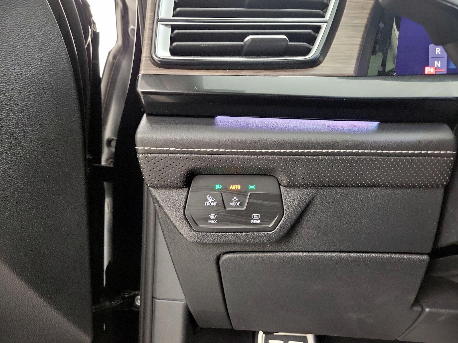 2024 Volkswagen Atlas SEL Premium R-Line - Photo 14