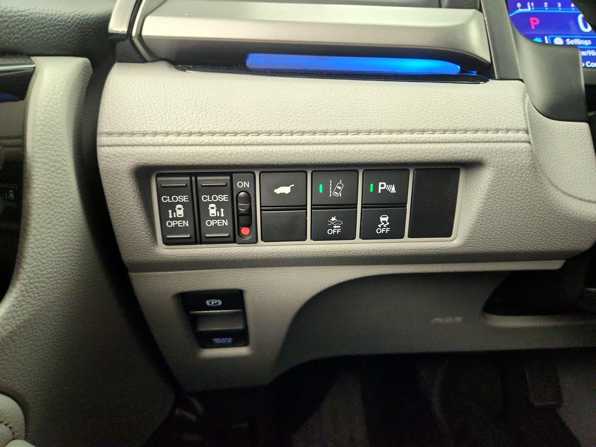 Thumbnail: 2018 Honda Odyssey - 13
