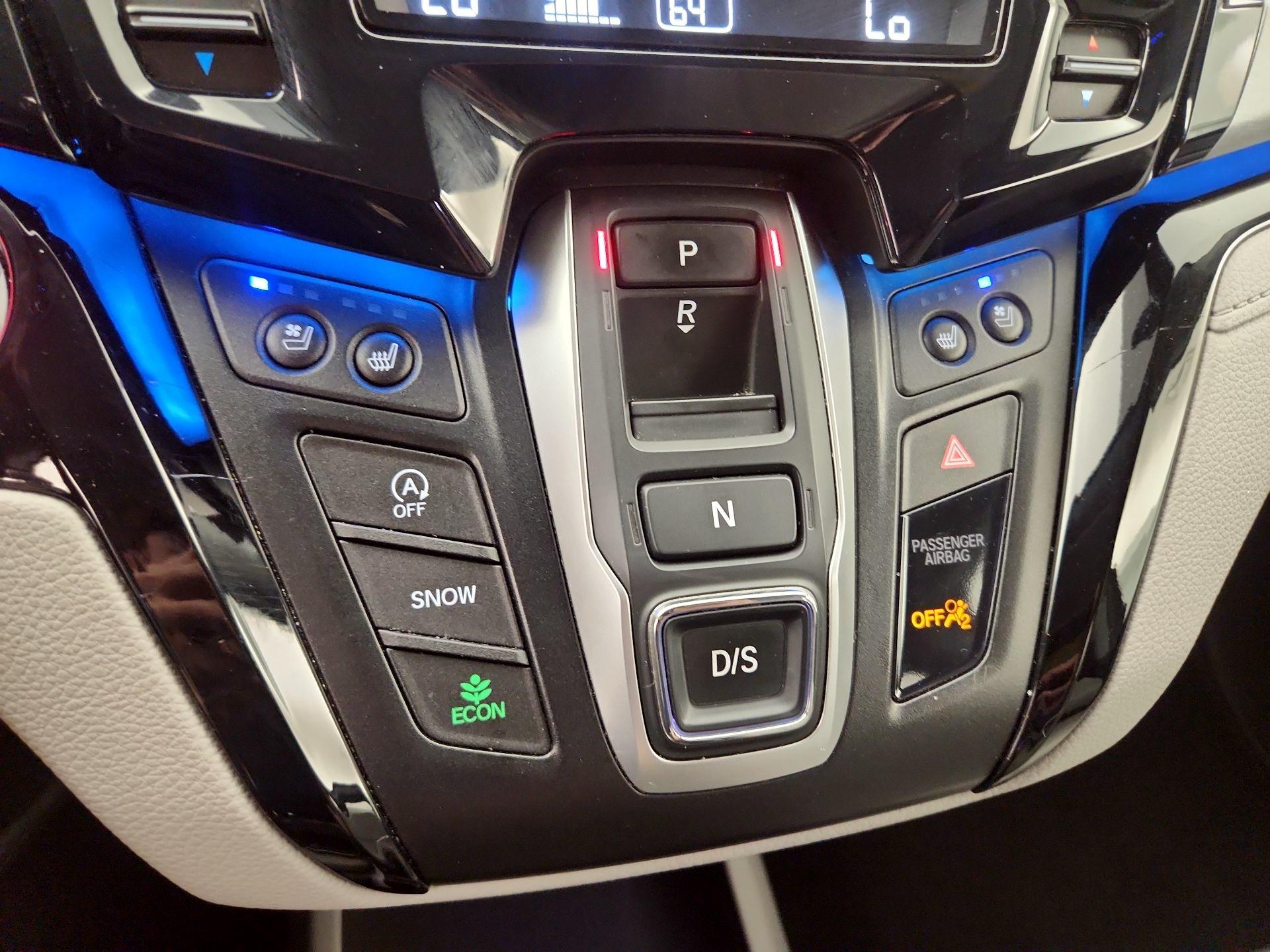Thumbnail: 2018 Honda Odyssey - 17