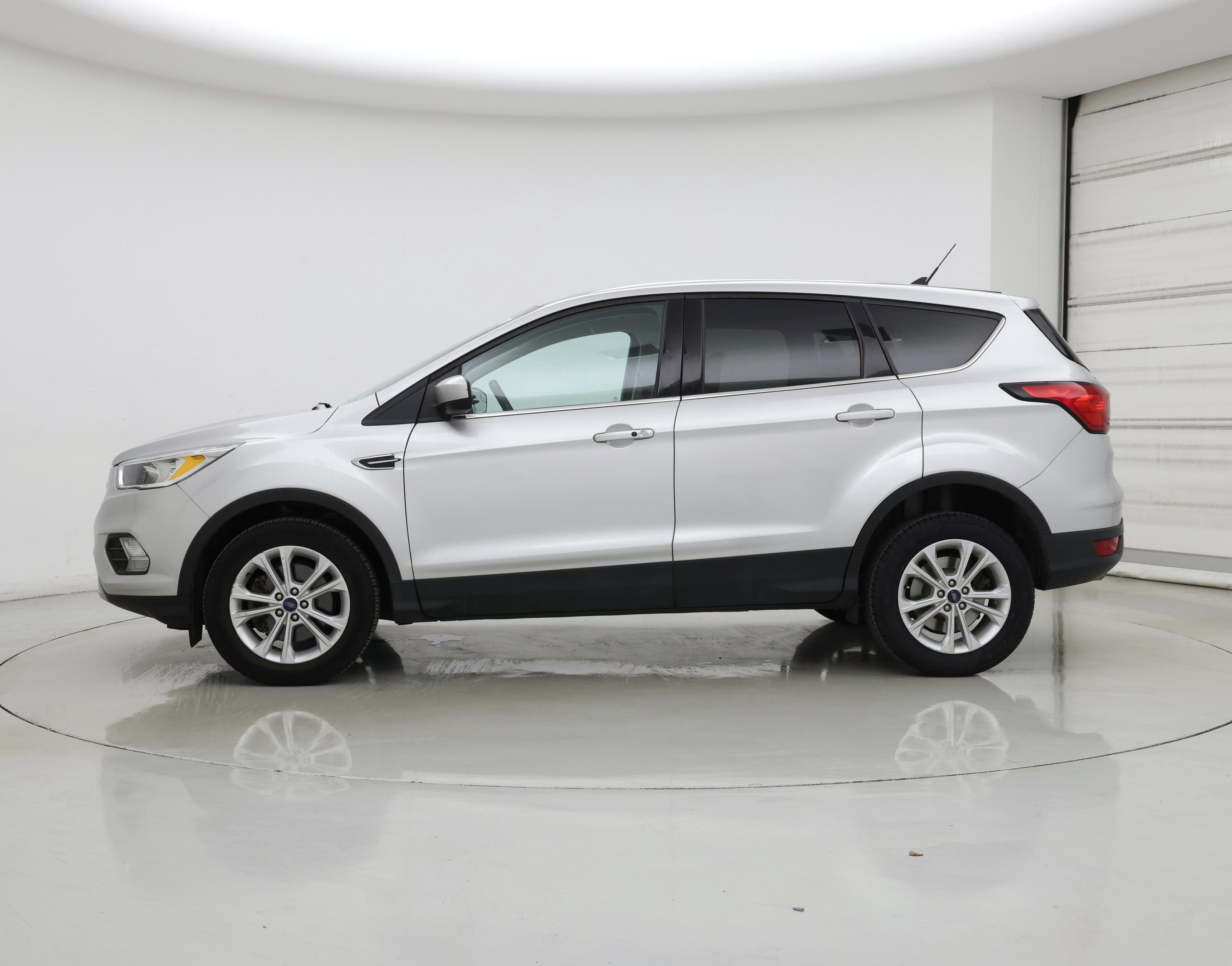 Thumbnail: 2019 Ford Escape - 3