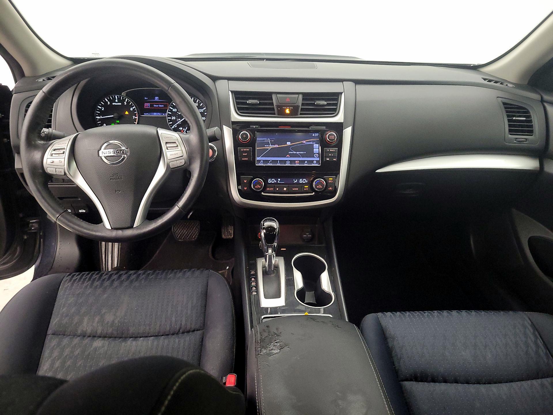 Thumbnail: 2018 Nissan Altima - 9