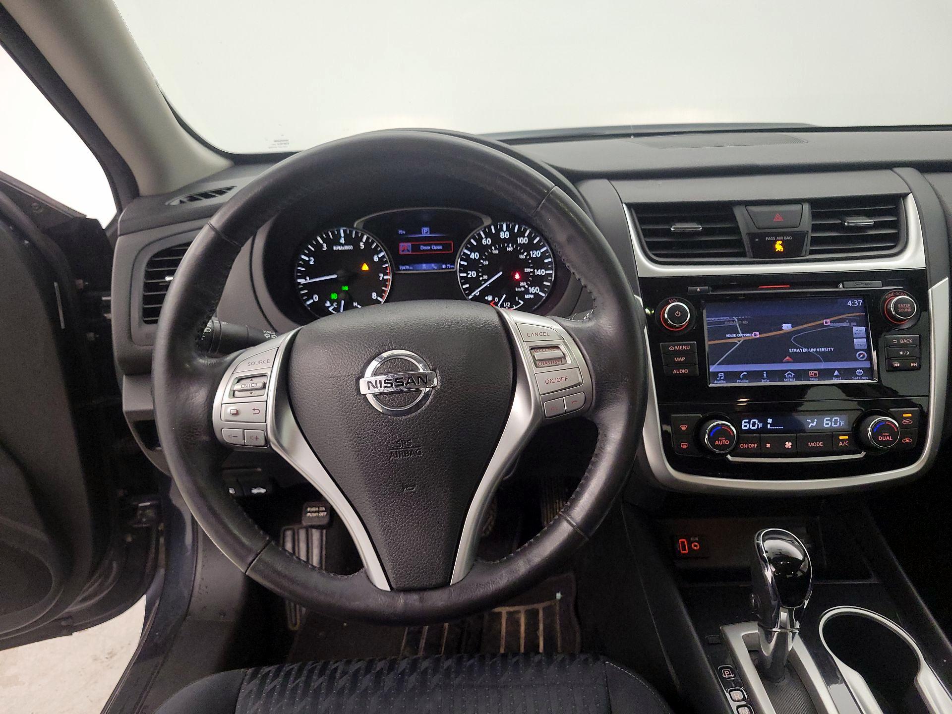 Thumbnail: 2018 Nissan Altima - 10