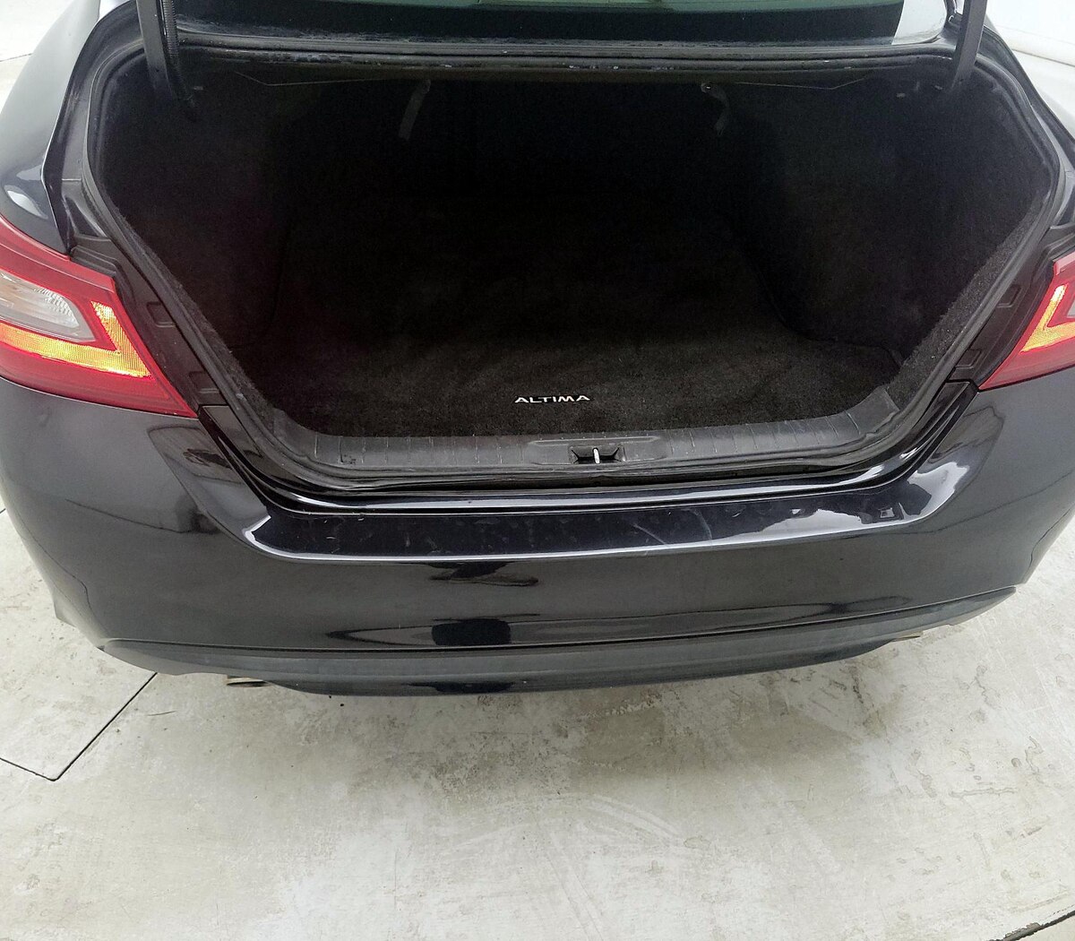 Trunk/Cargo (Seats Up)