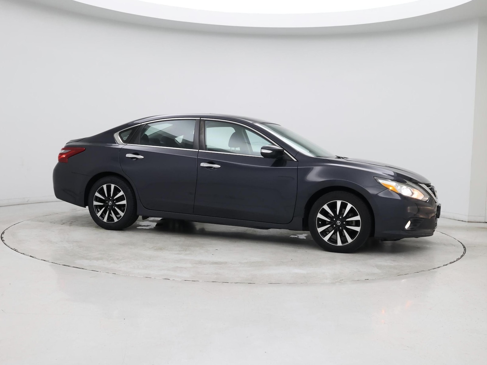 2018 Nissan Altima SV - Photo 8