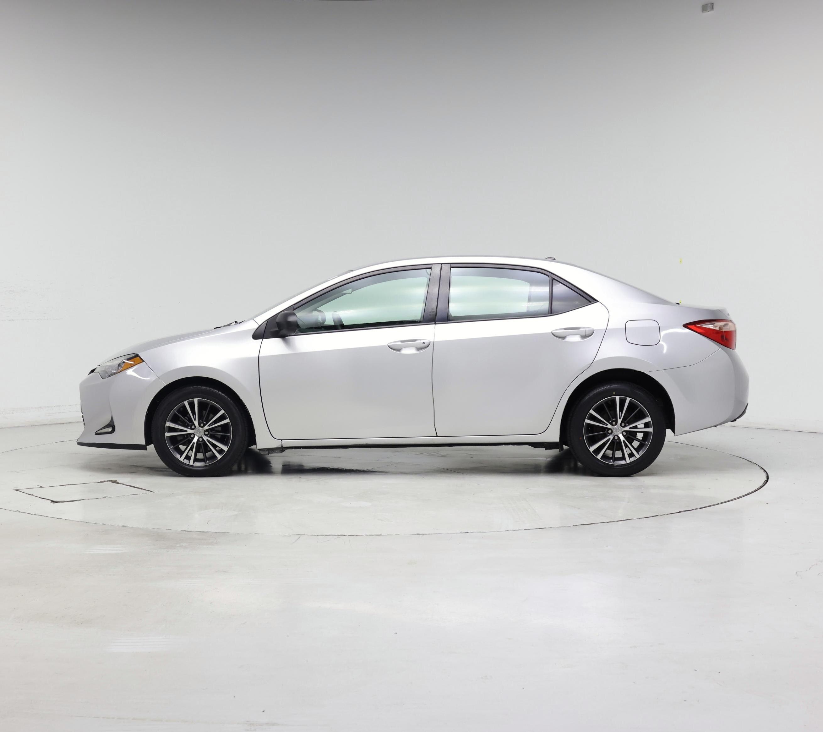 Thumbnail: 2017 Toyota Corolla - 3