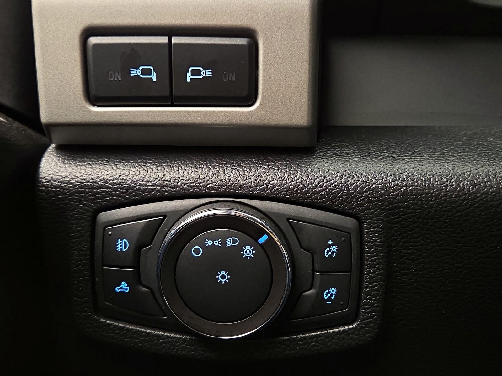 2019 Ford F-150 Lariat - Photo 12