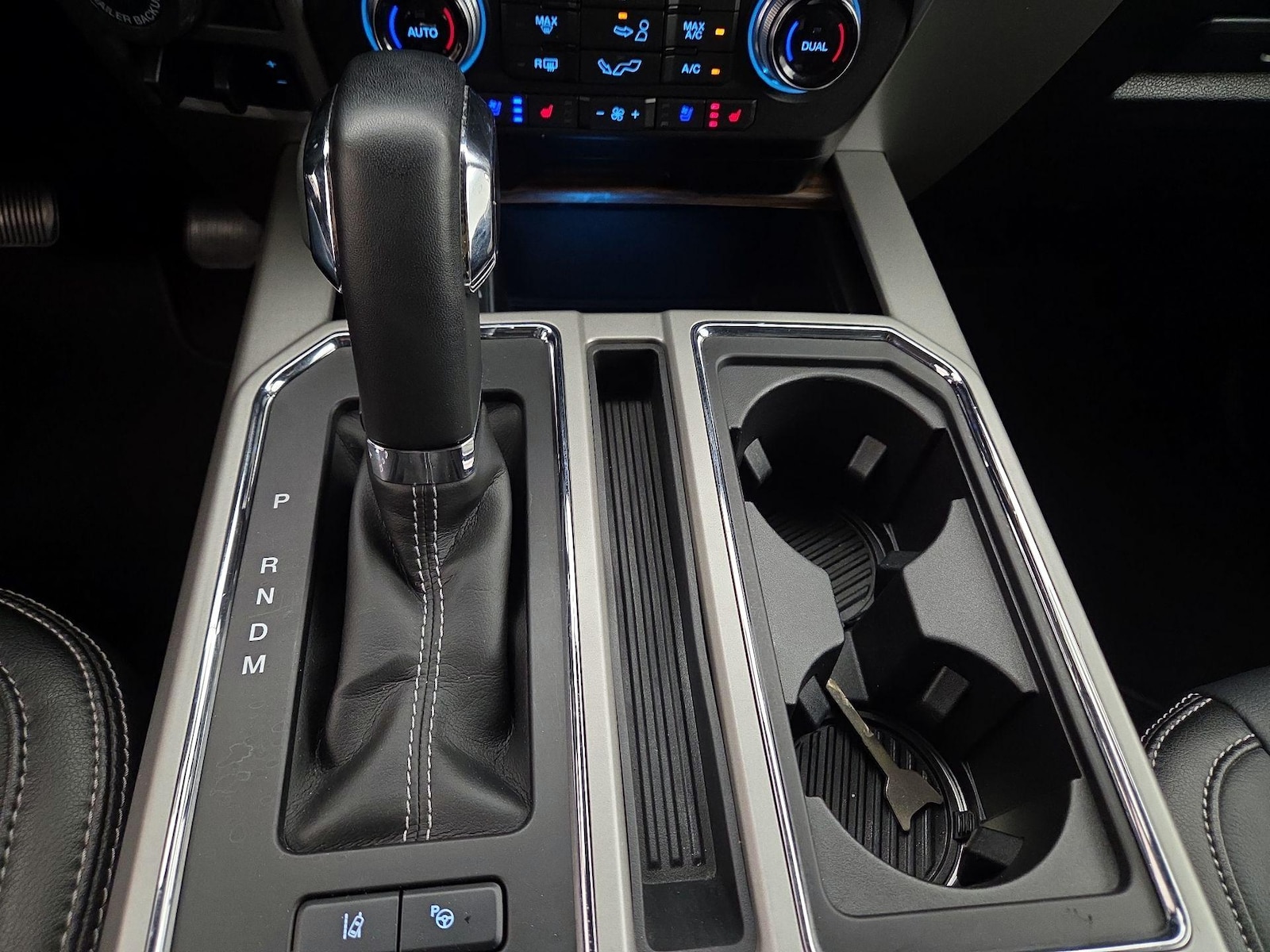 2019 Ford F-150 Lariat - Photo 17