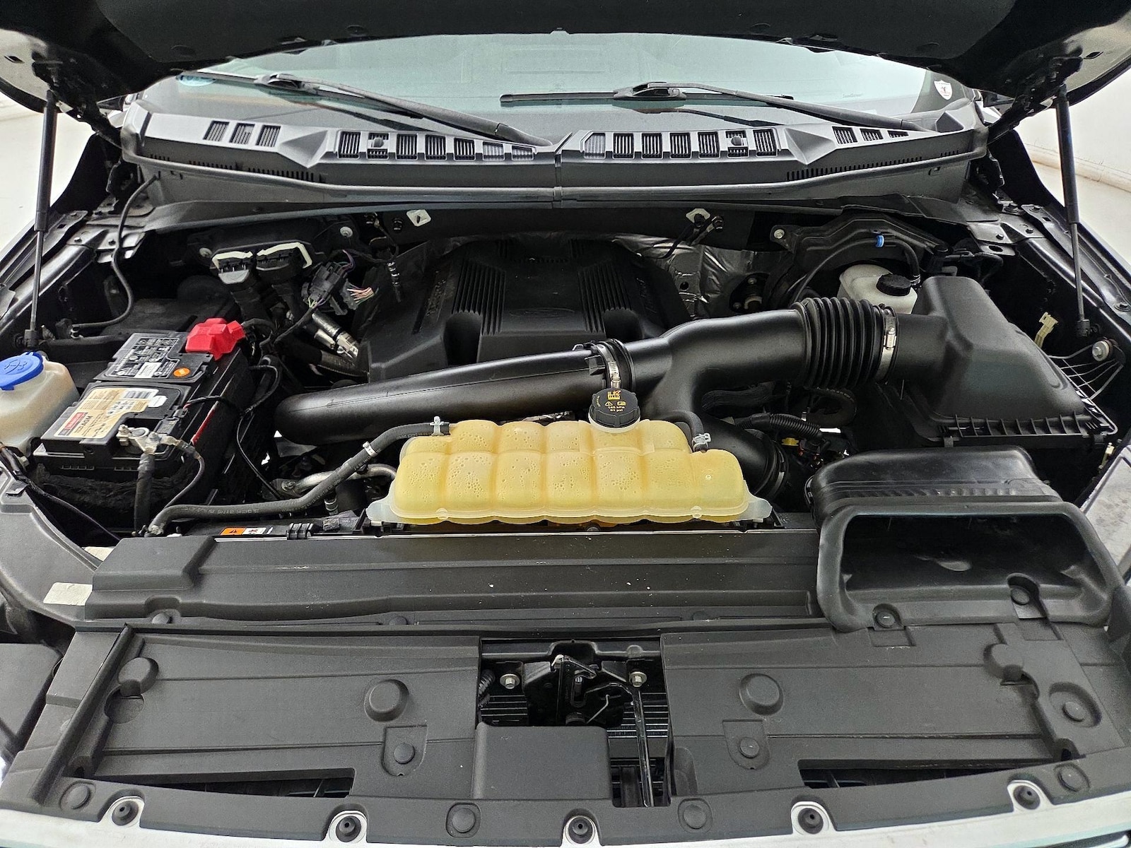 2019 Ford F-150 Lariat - Photo 22