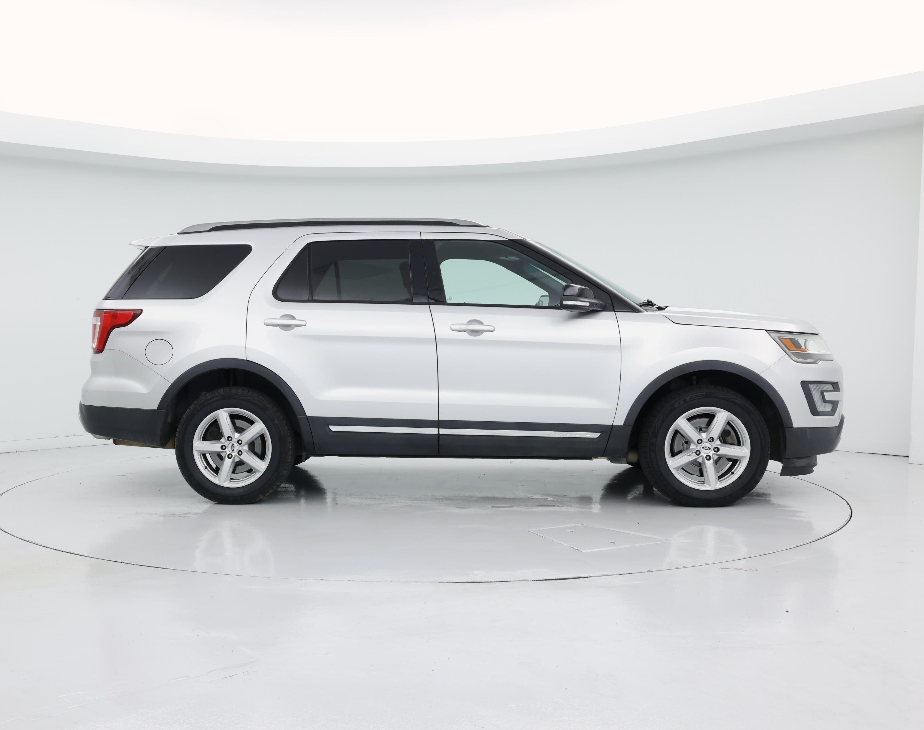 Thumbnail: 2017 Ford Explorer - 7