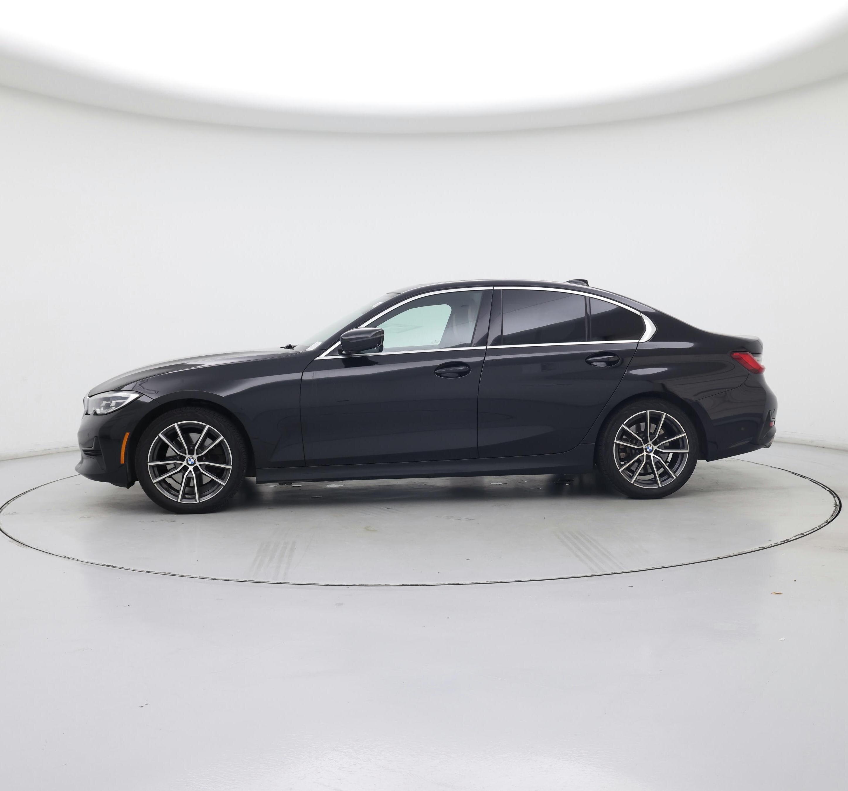 Thumbnail: 2021 BMW 3 Series - 3