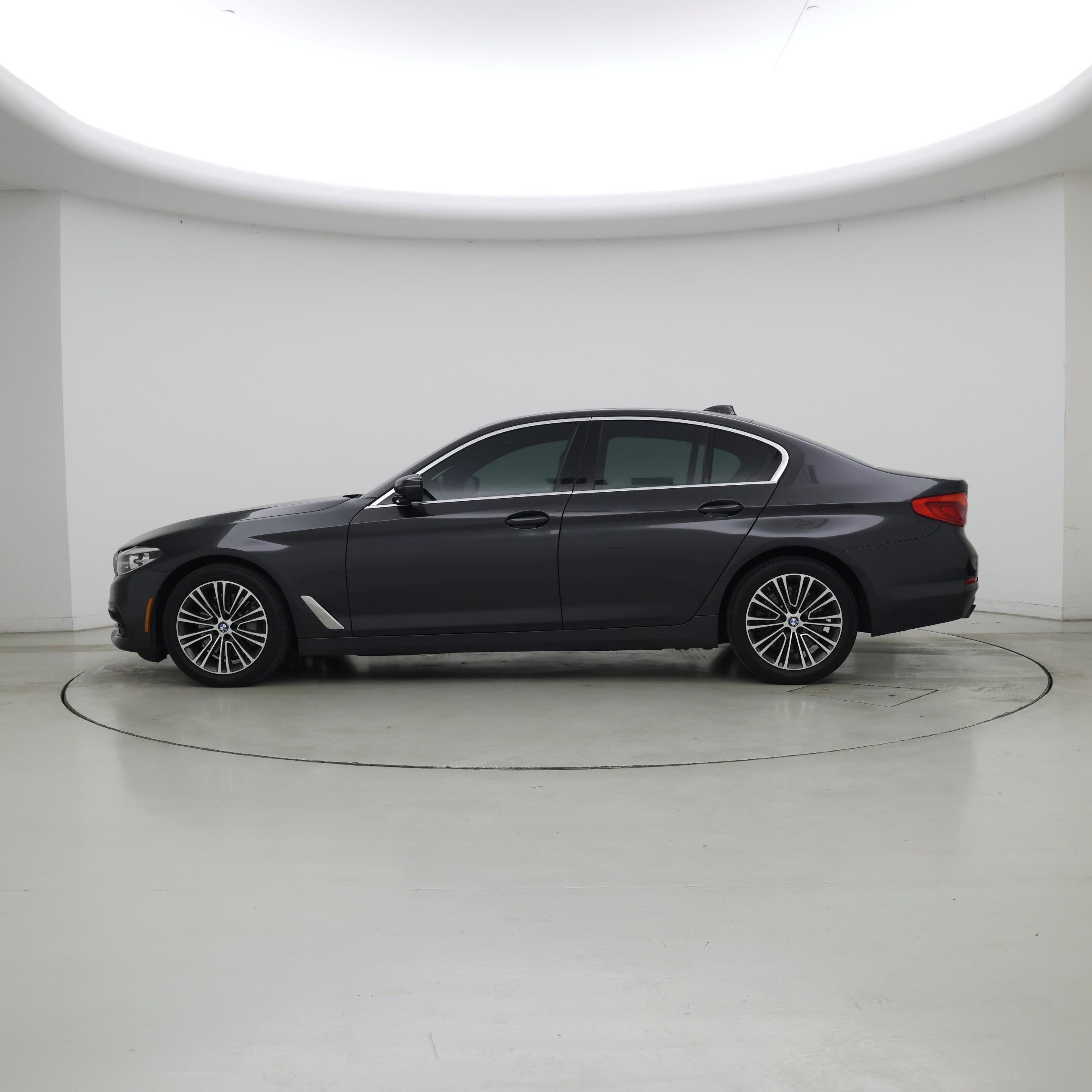 Thumbnail: 2019 BMW 5 Series - 3