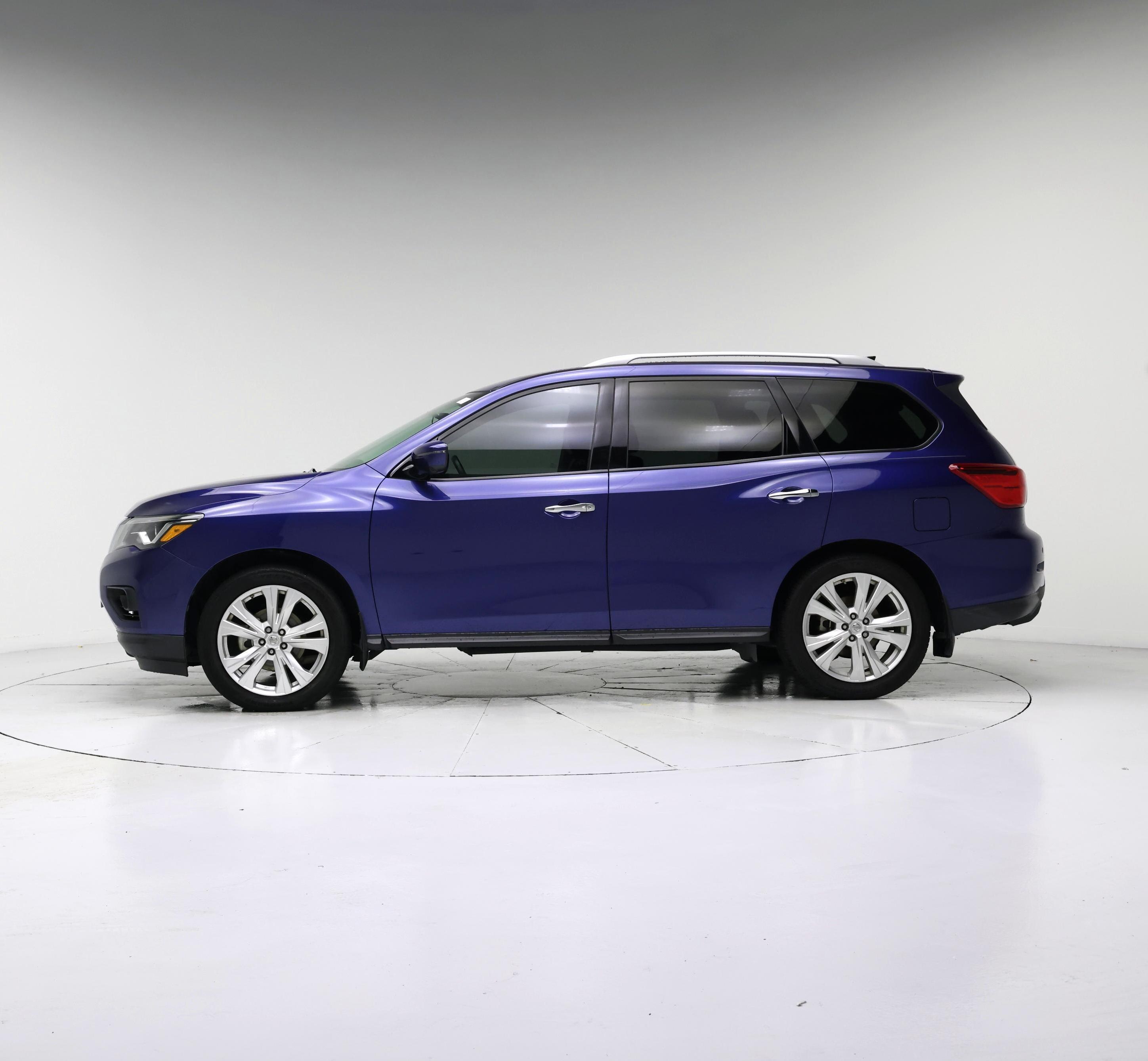 Thumbnail: 2018 Nissan Pathfinder - 3
