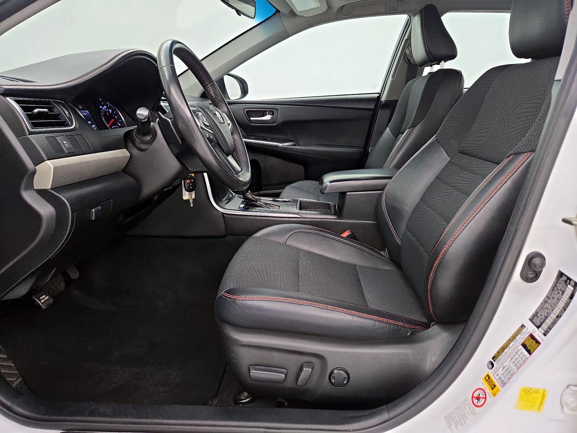 Thumbnail: 2017 Toyota Camry - 11