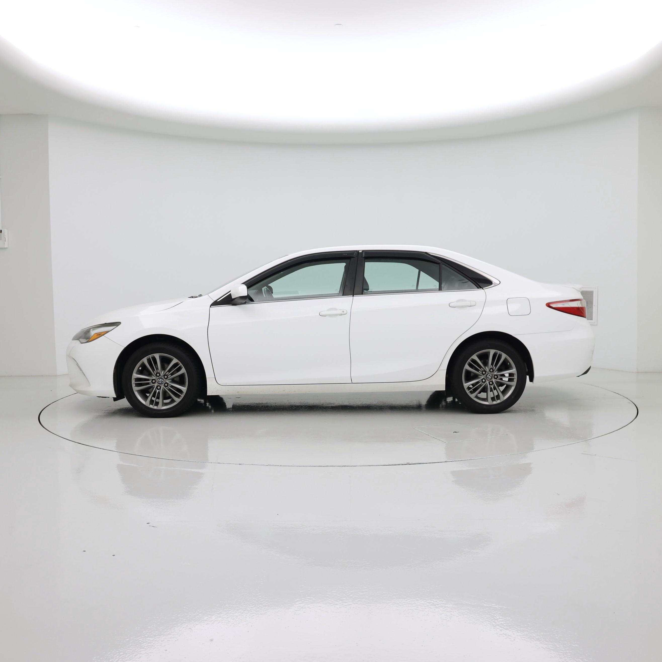 Thumbnail: 2017 Toyota Camry - 3