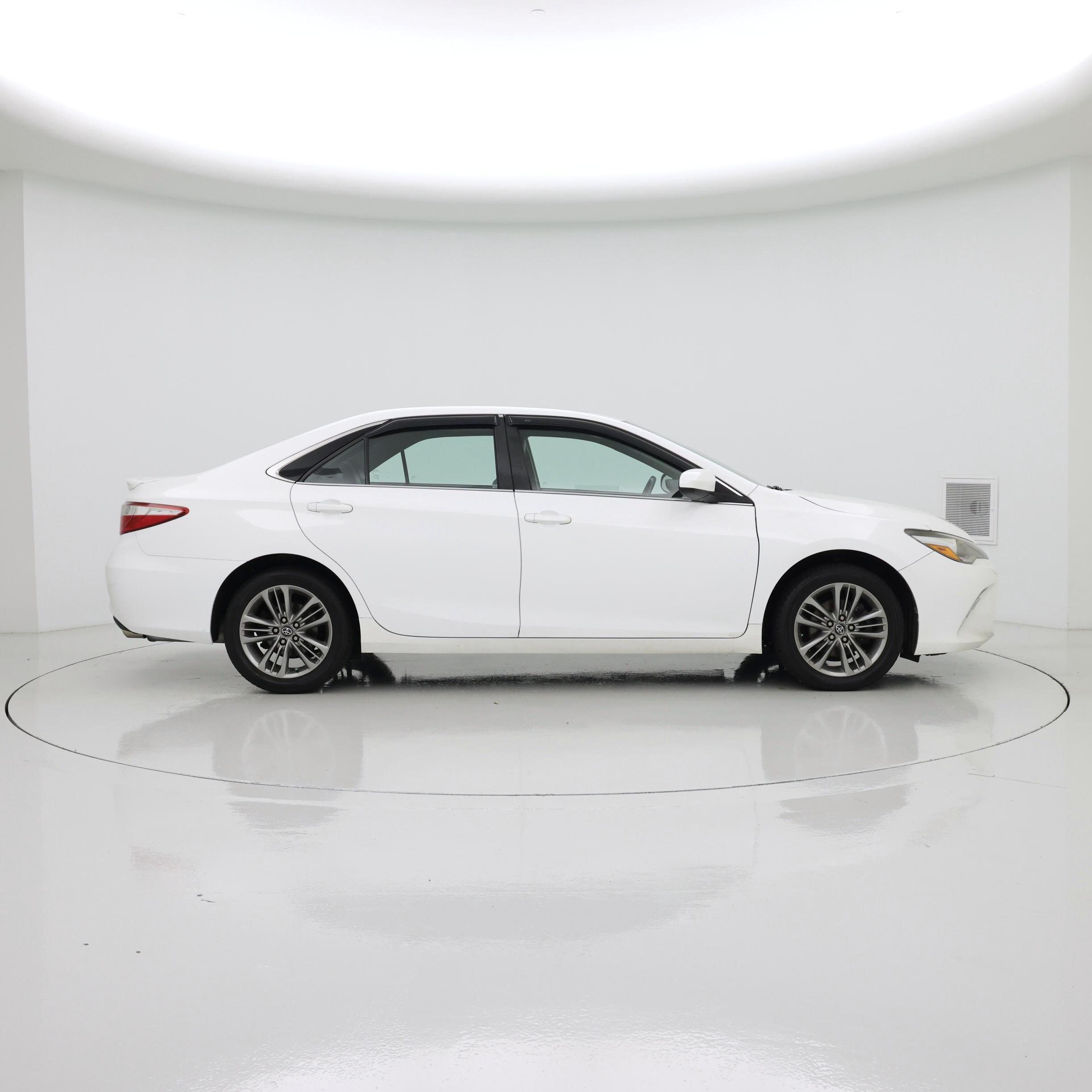 Thumbnail: 2017 Toyota Camry - 7