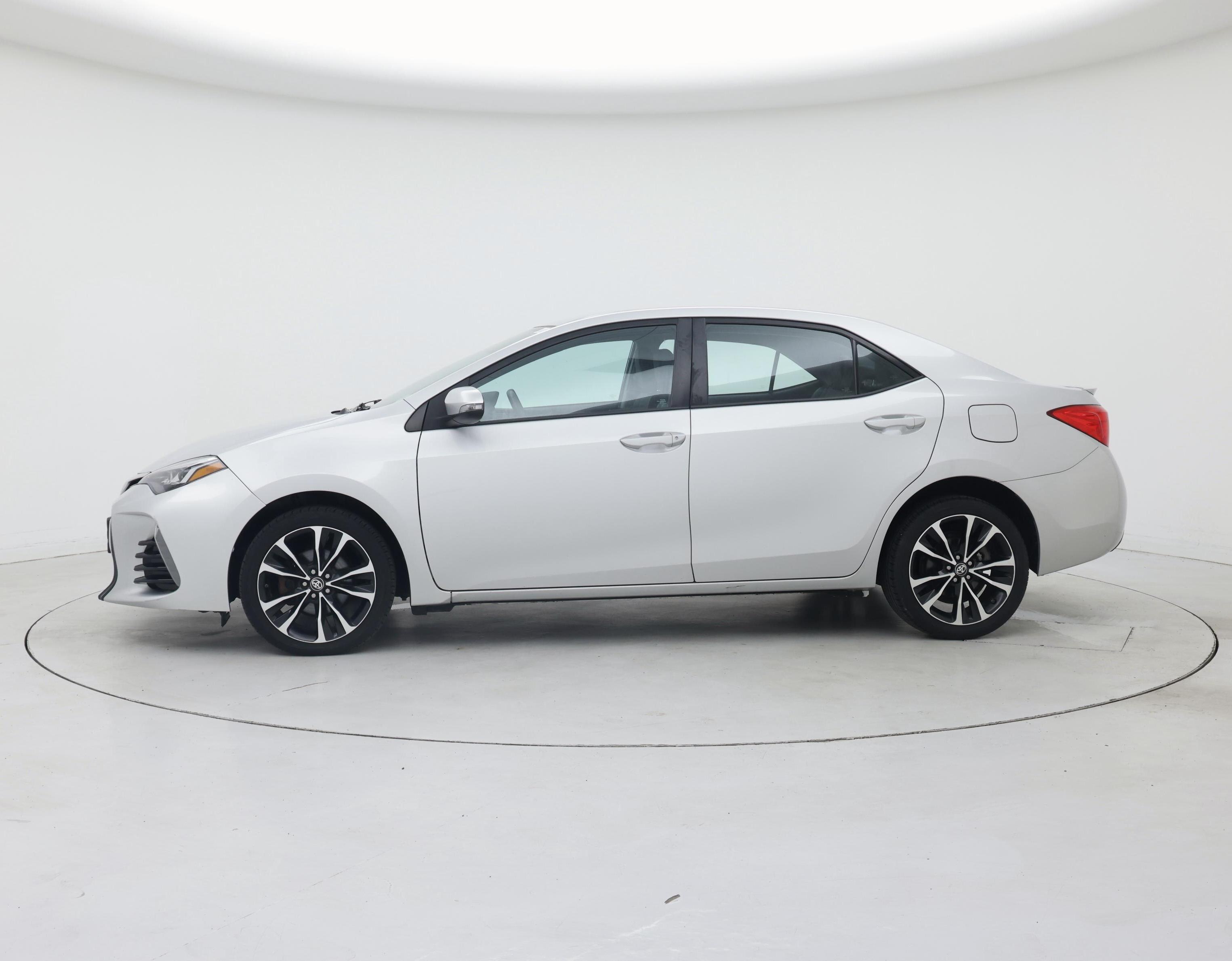 Thumbnail: 2017 Toyota Corolla - 3