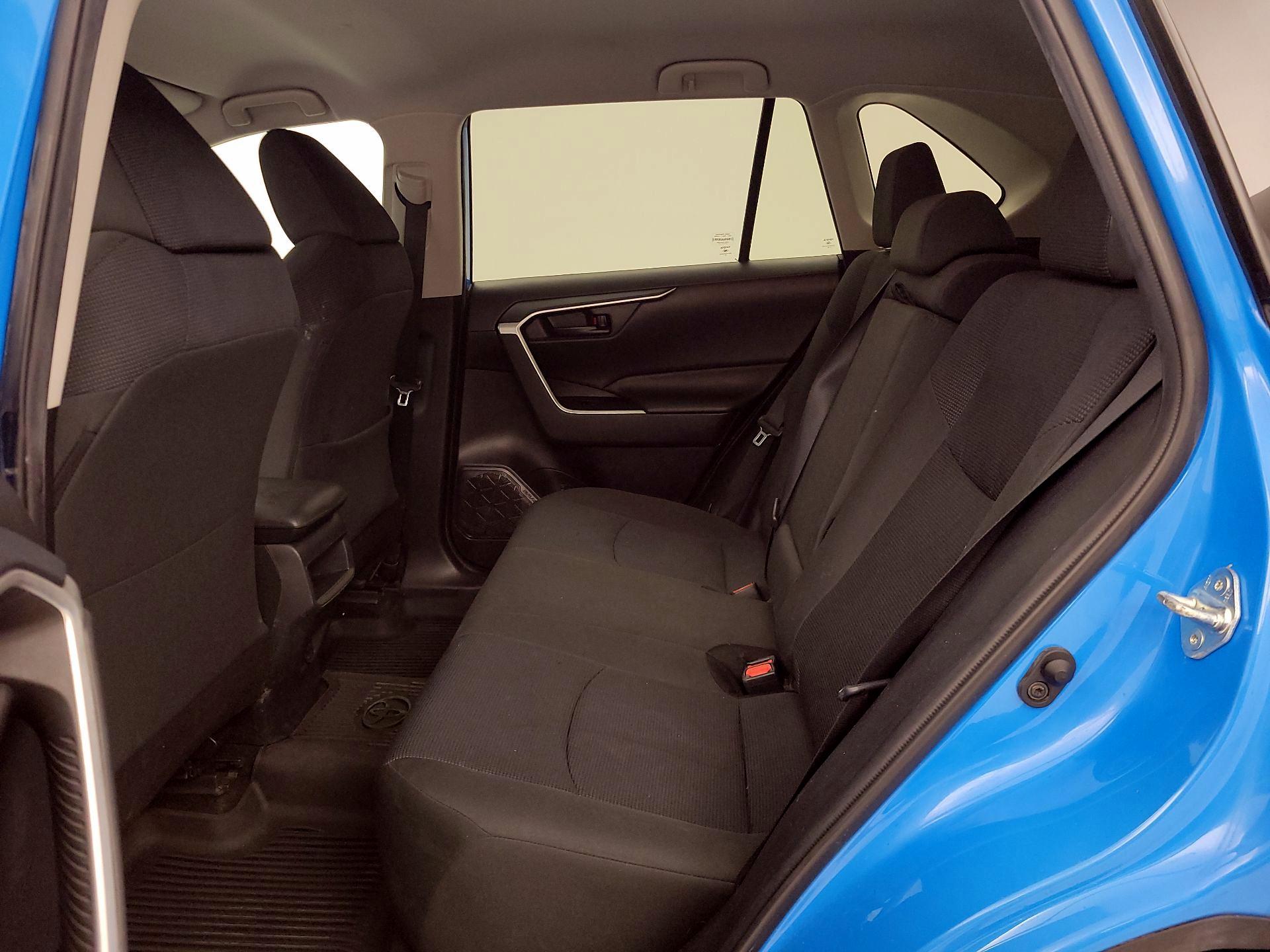 Thumbnail: 2021 Toyota RAV4 - 19