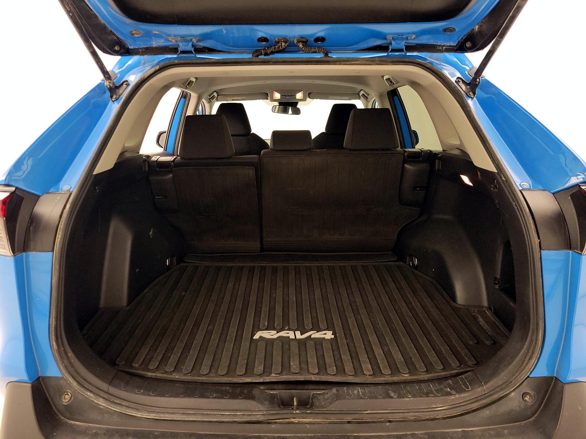 Thumbnail: 2021 Toyota RAV4 - 20