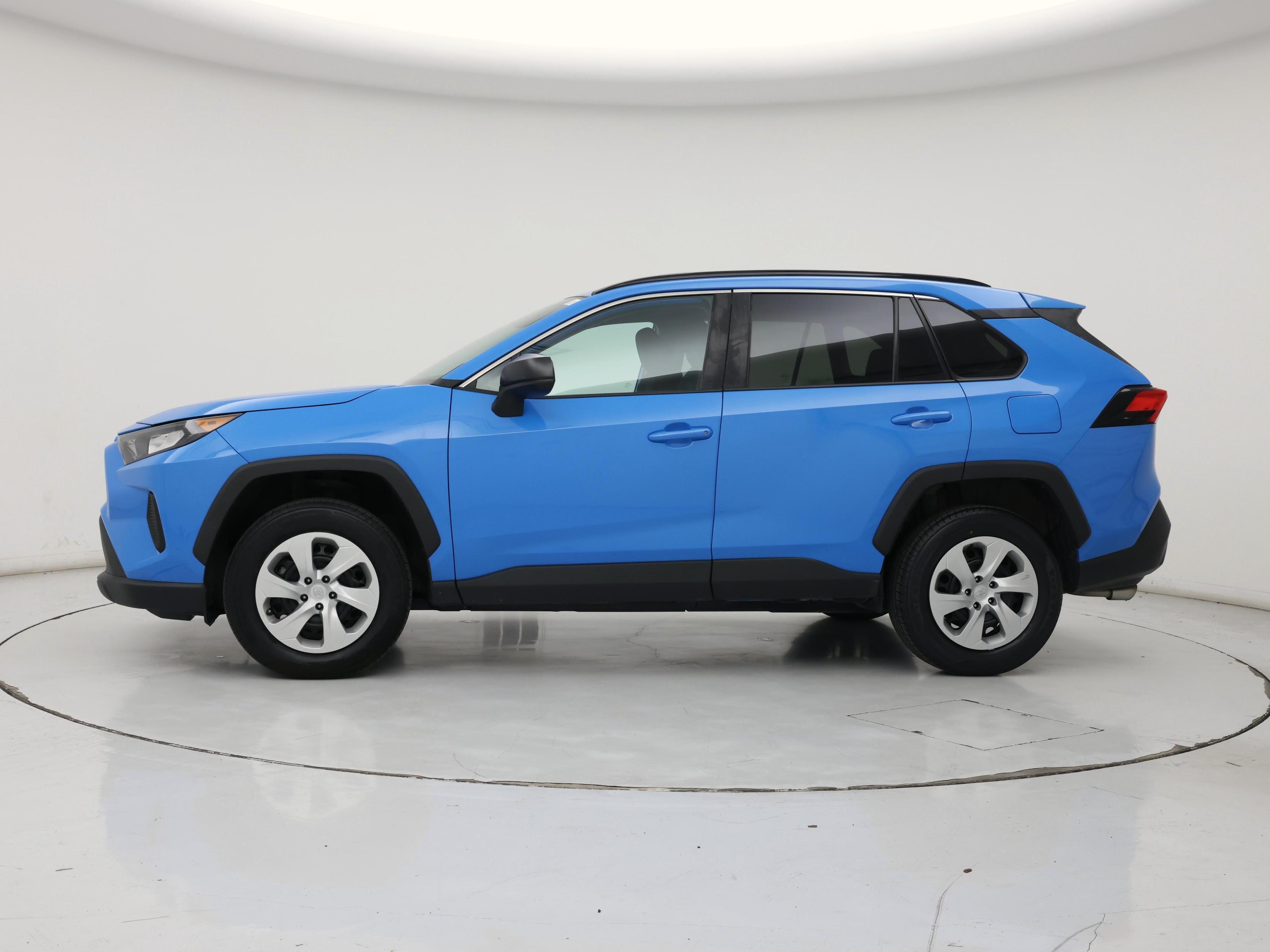 Thumbnail: 2021 Toyota RAV4 - 3