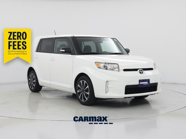 White 2015 Scion xB Wagon Automatic