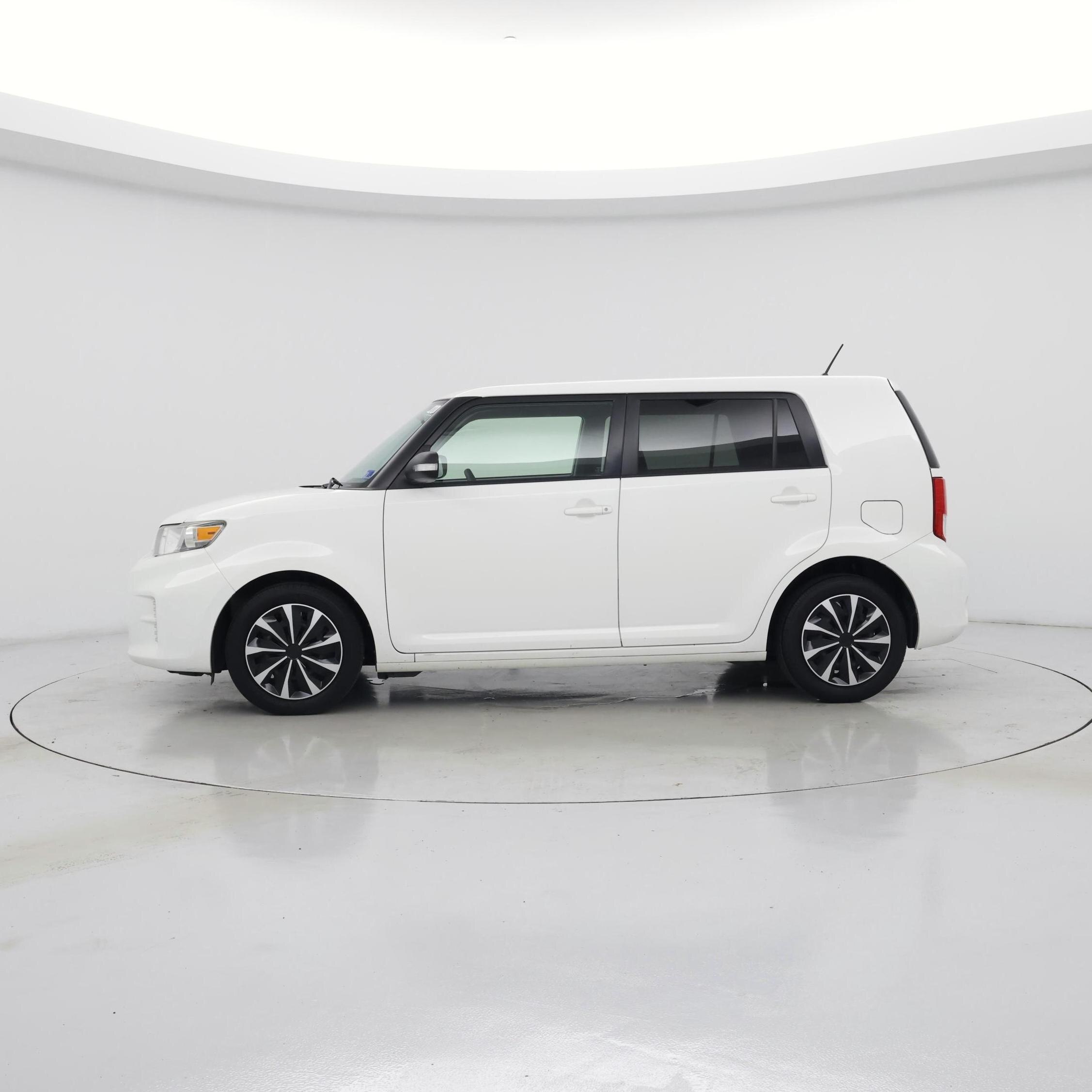 Thumbnail: 2015 Scion xB - 3