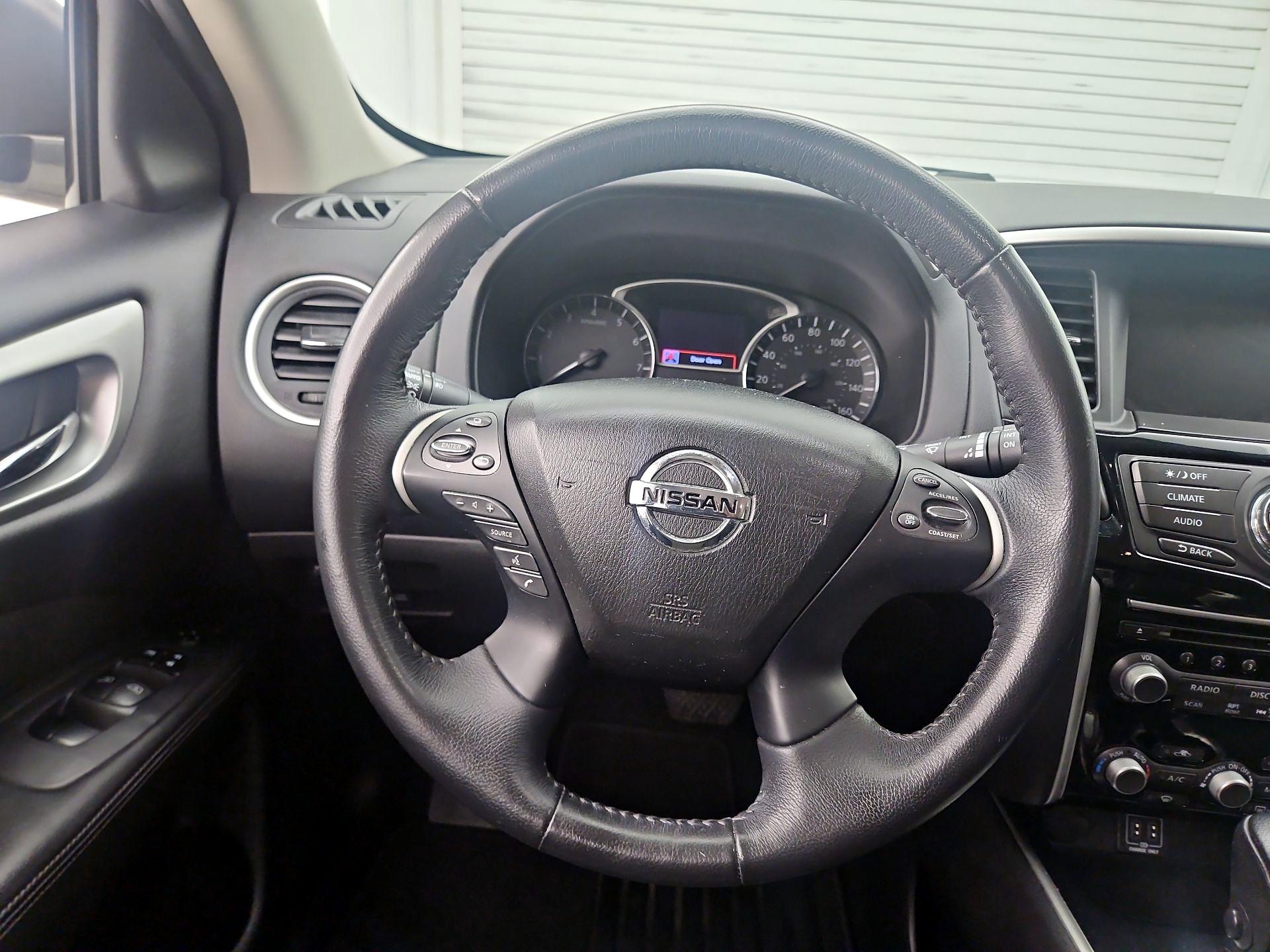 Thumbnail: 2018 Nissan Pathfinder - 10