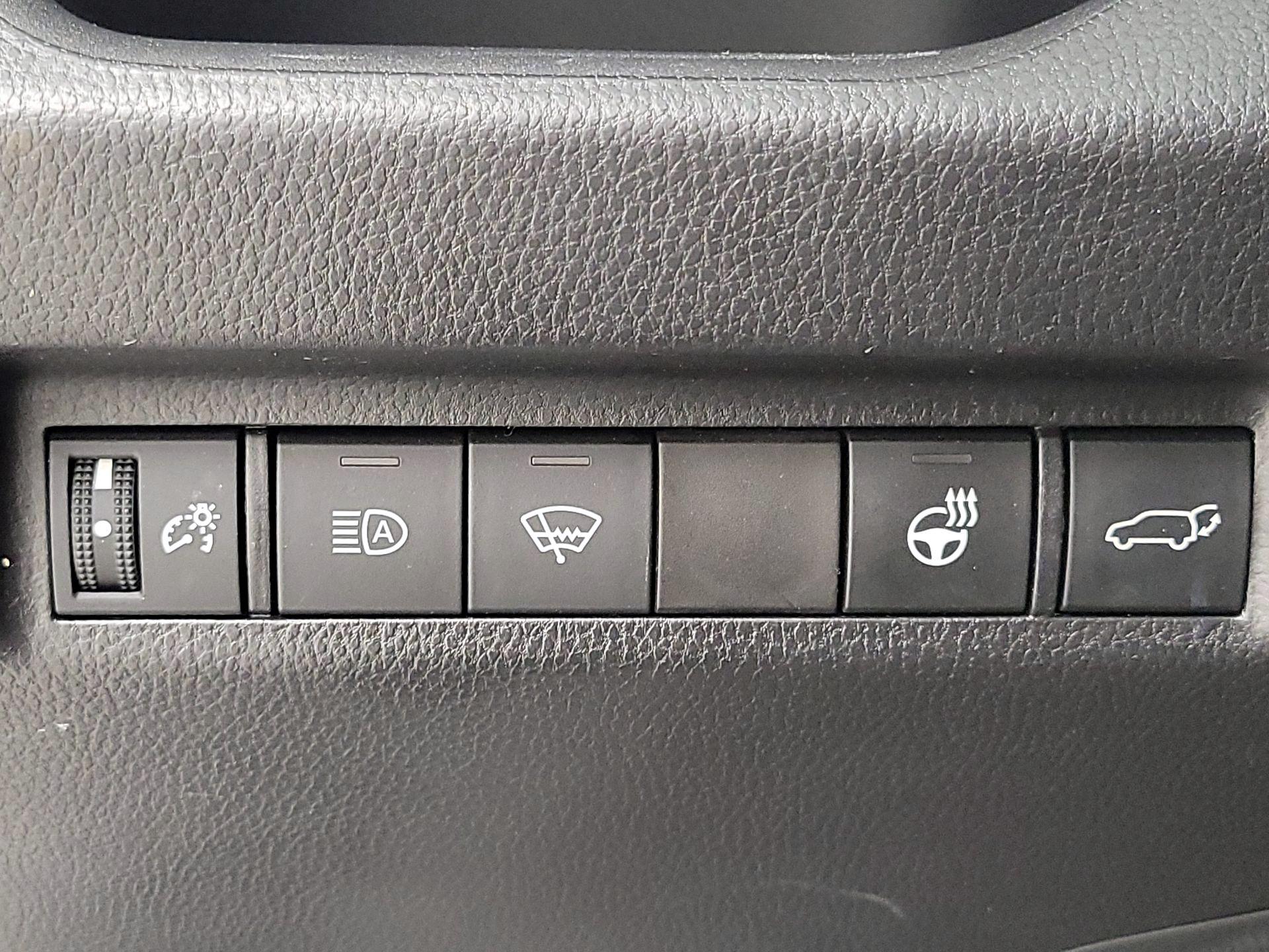 Thumbnail: 2021 Toyota RAV4 - 13