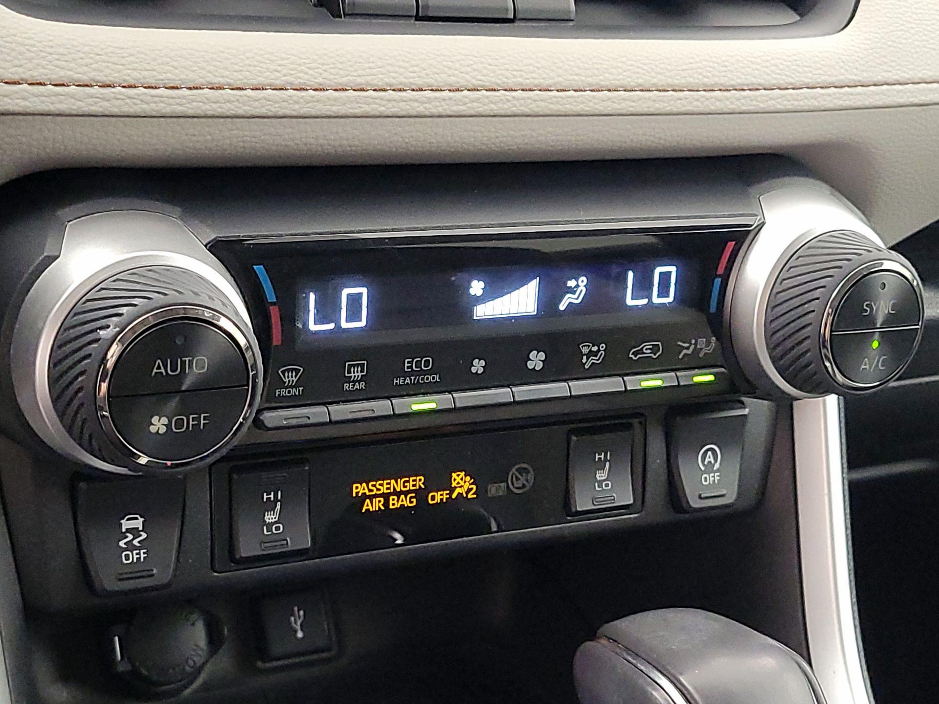 Thumbnail: 2021 Toyota RAV4 - 16