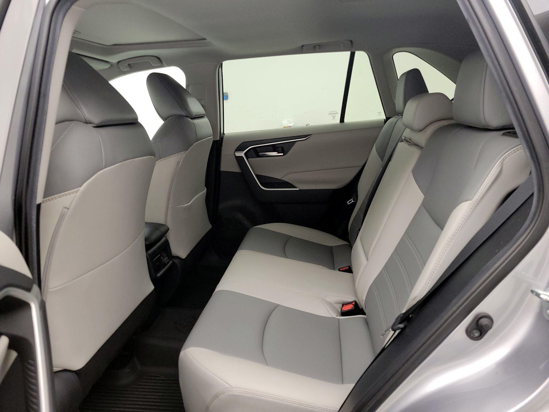 Thumbnail: 2021 Toyota RAV4 - 20
