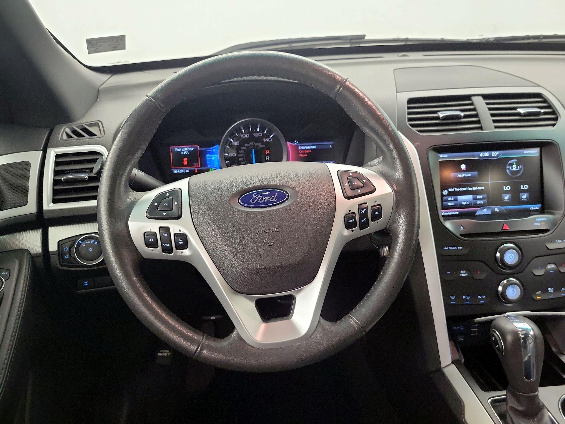 Thumbnail: 2015 Ford Explorer - 10