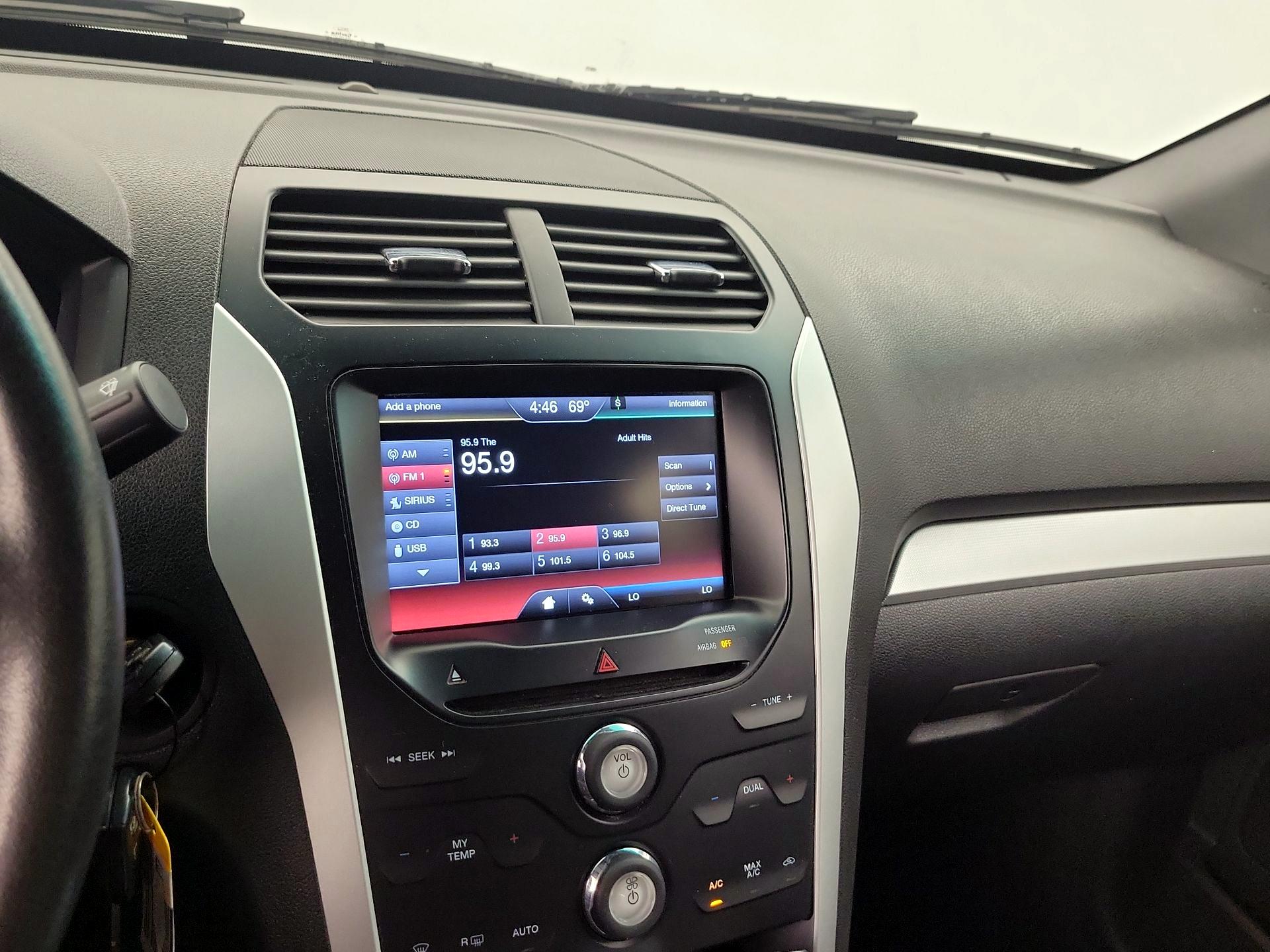 Thumbnail: 2015 Ford Explorer - 15