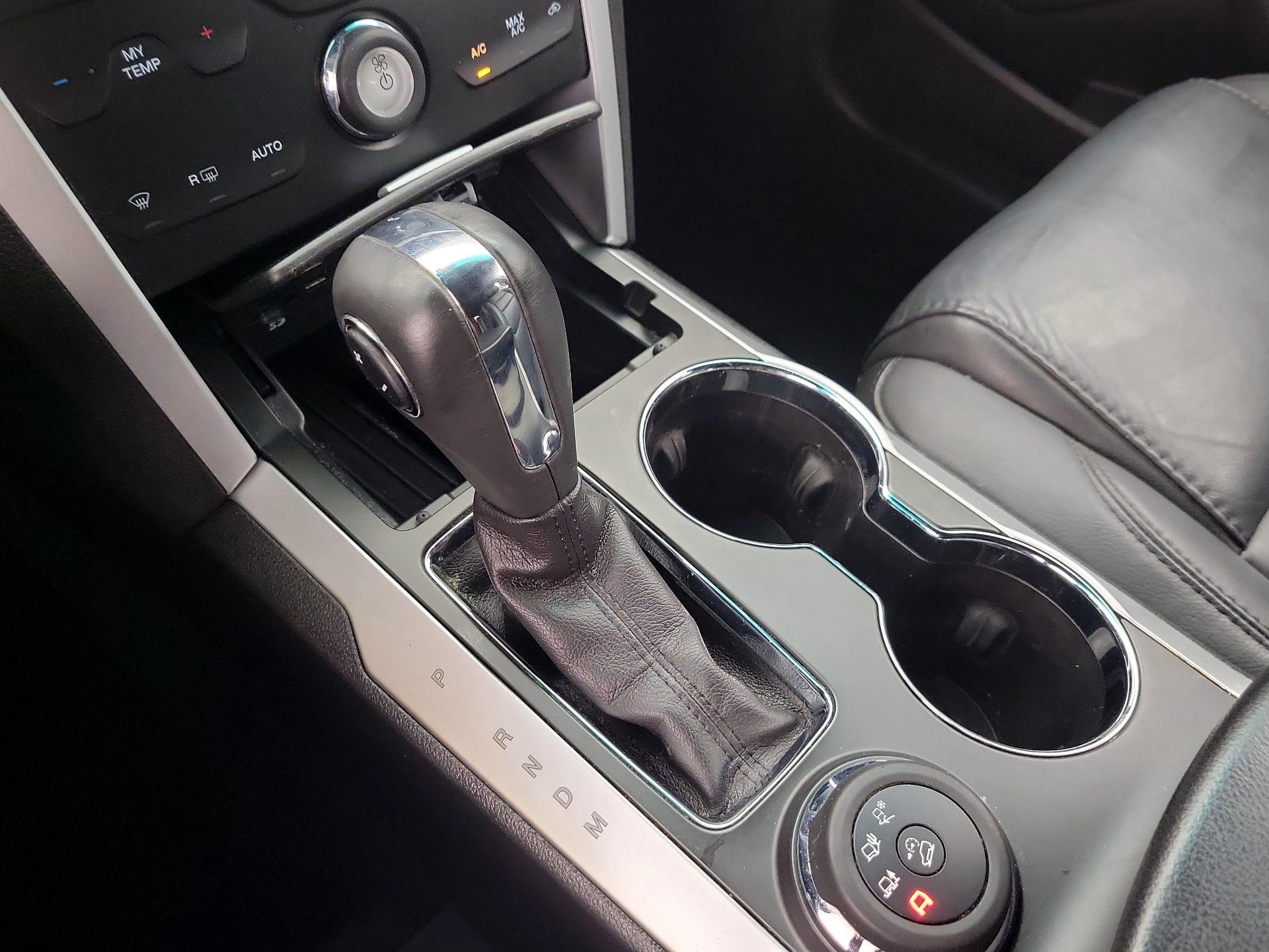 Thumbnail: 2015 Ford Explorer - 17