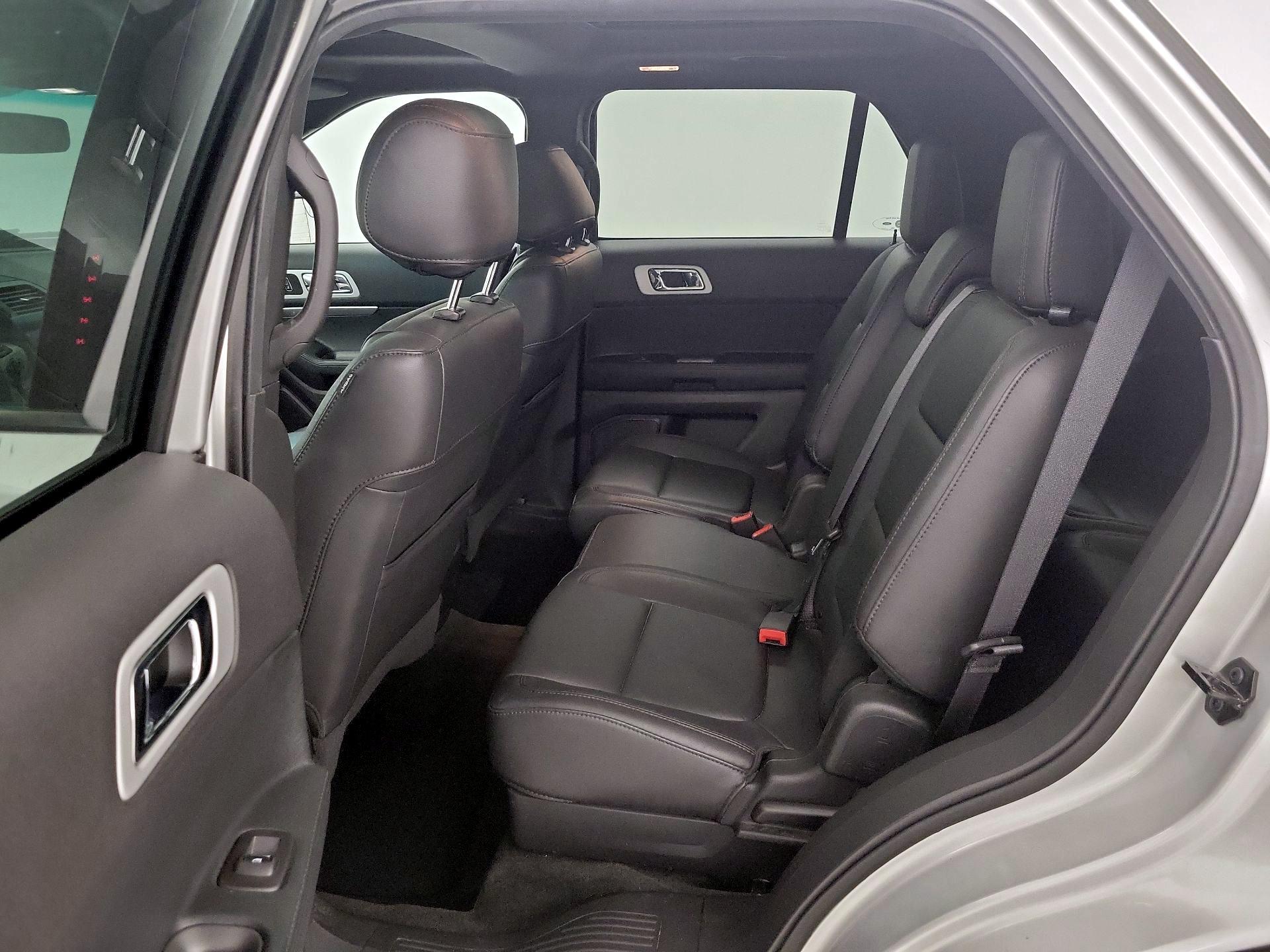 Thumbnail: 2015 Ford Explorer - 20