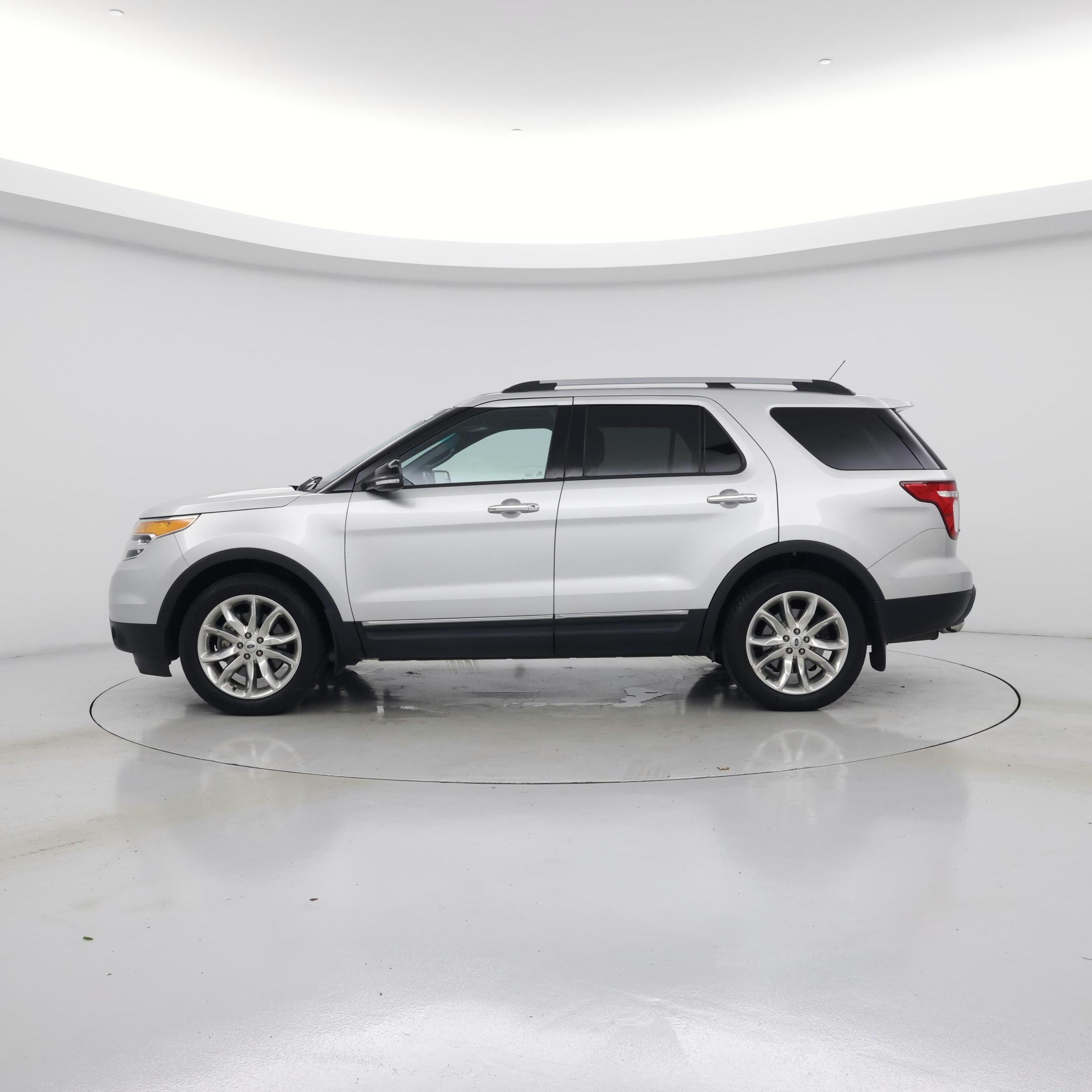 Thumbnail: 2015 Ford Explorer - 3