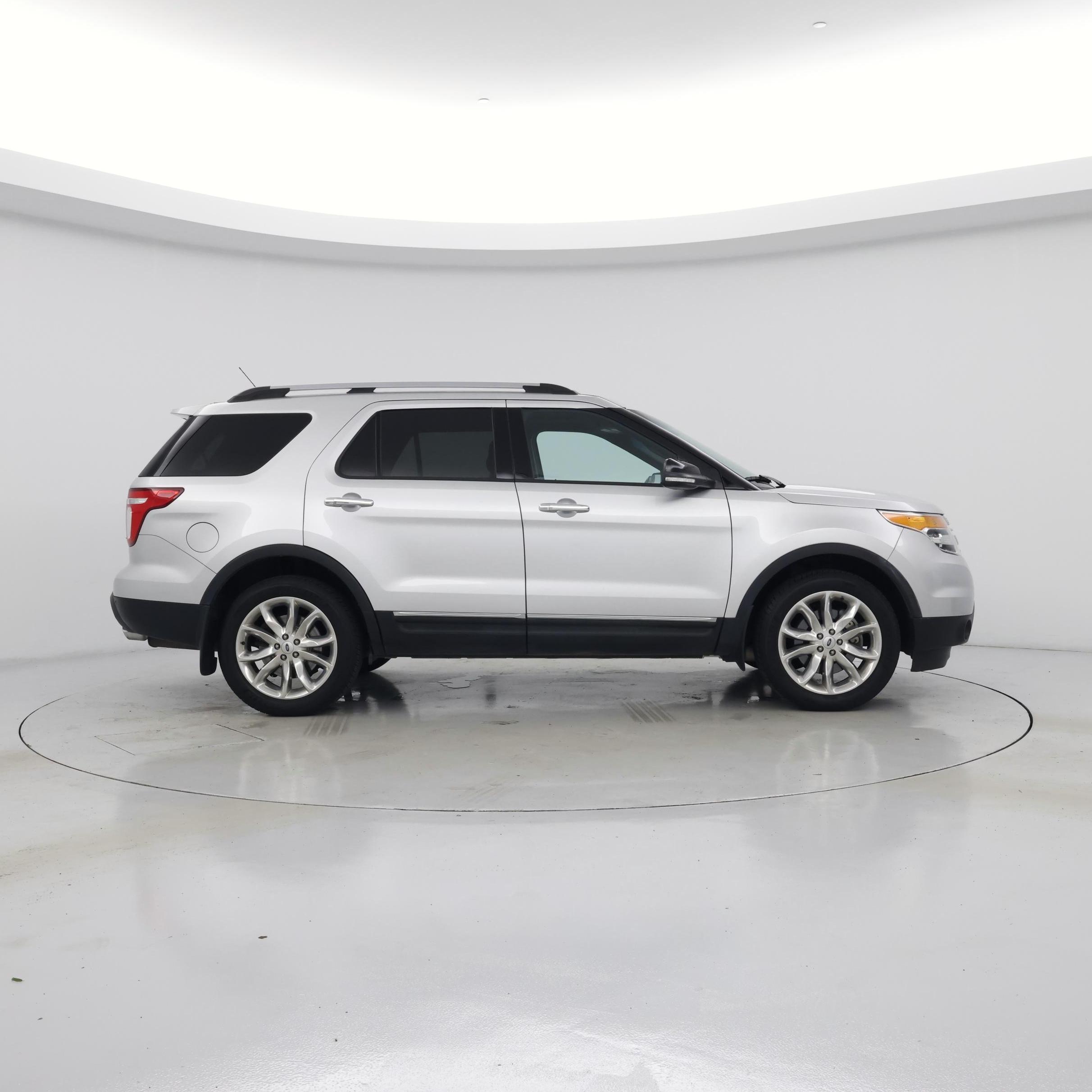 Thumbnail: 2015 Ford Explorer - 7