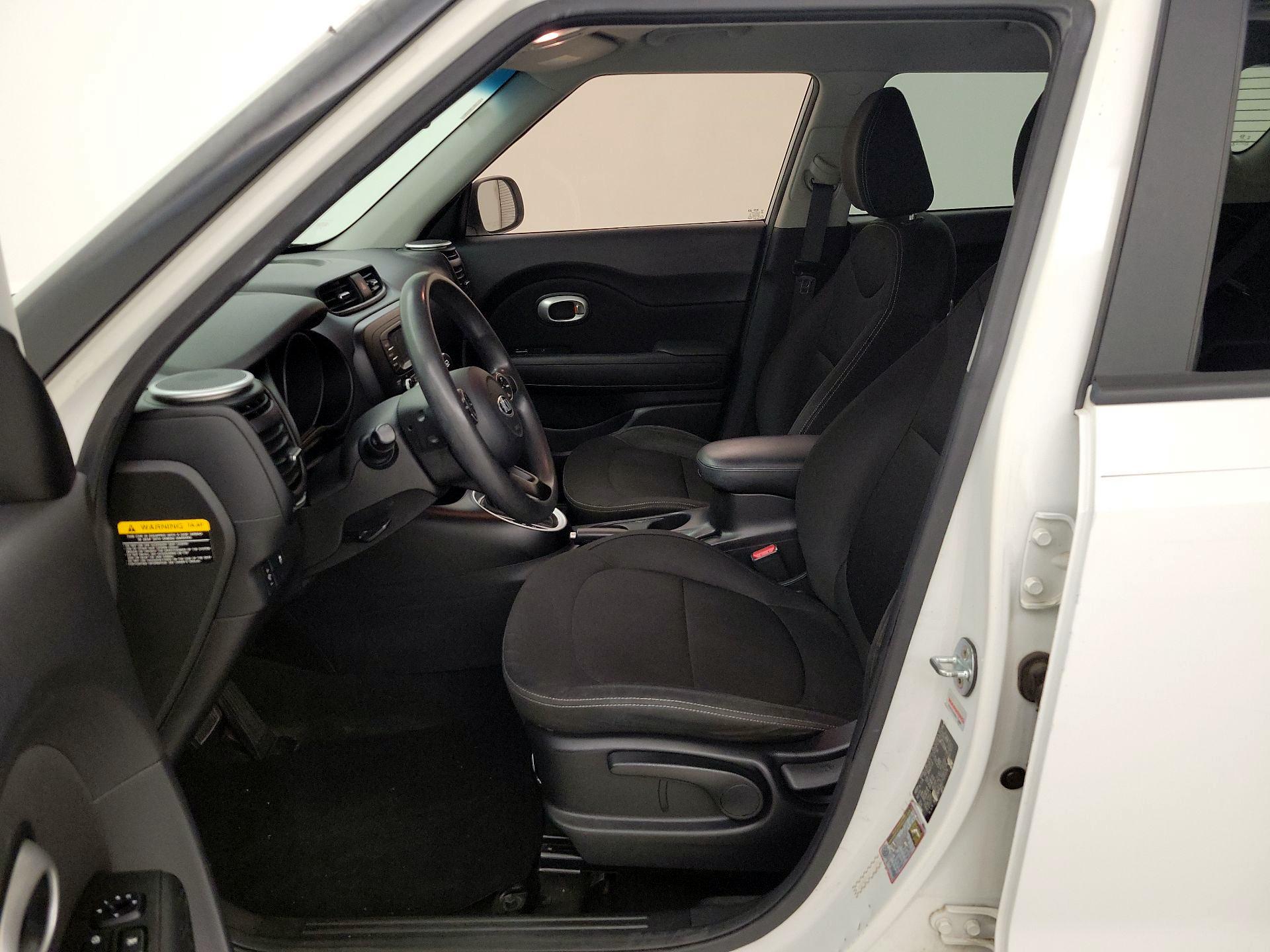 Thumbnail: 2016 Kia Soul - 11
