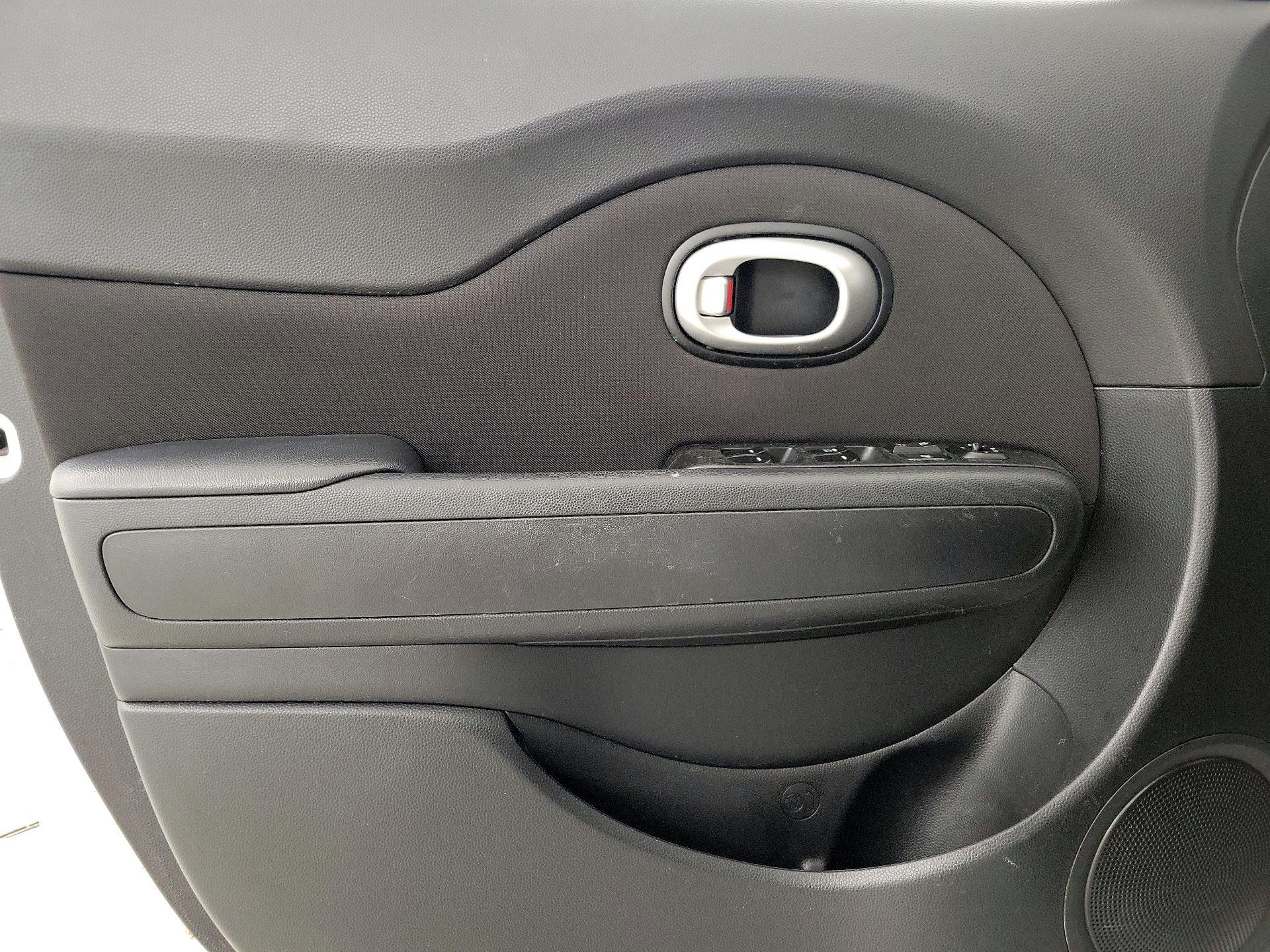 Thumbnail: 2016 Kia Soul - 12