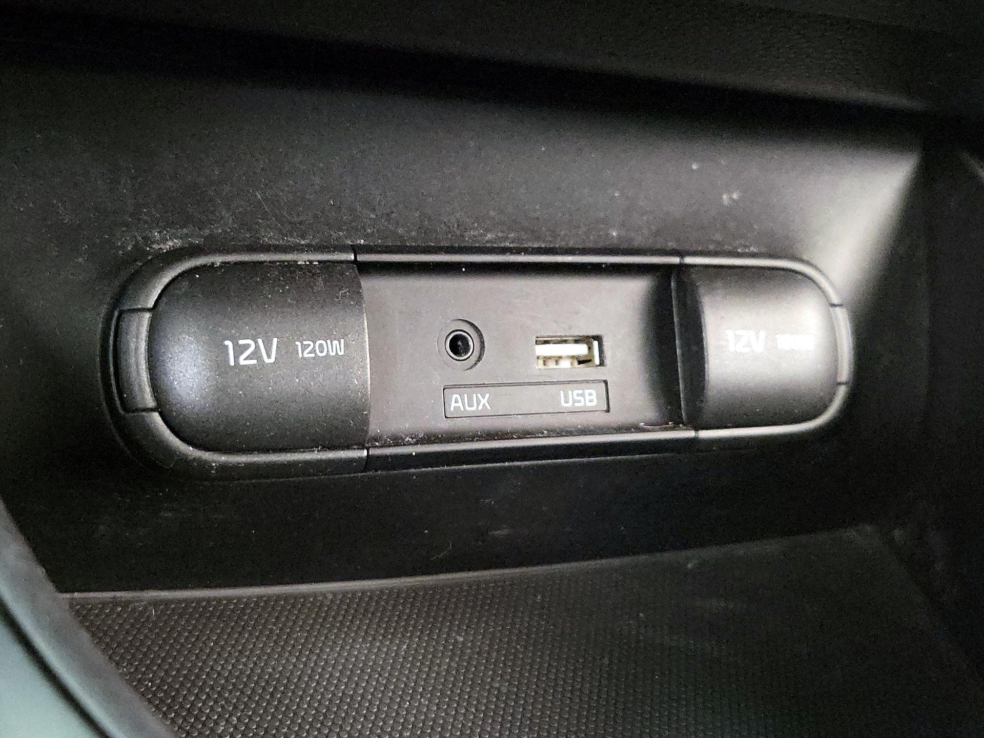 Thumbnail: 2016 Kia Soul - 18