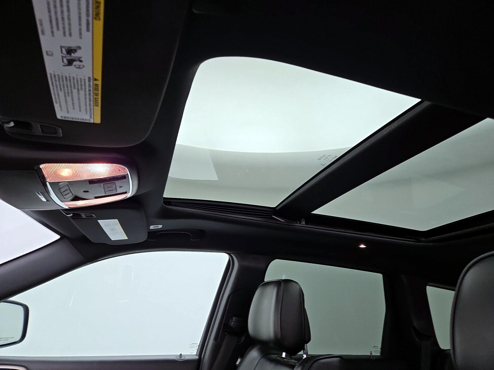 Thumbnail: 2017 Jeep Grand Cherokee - 20