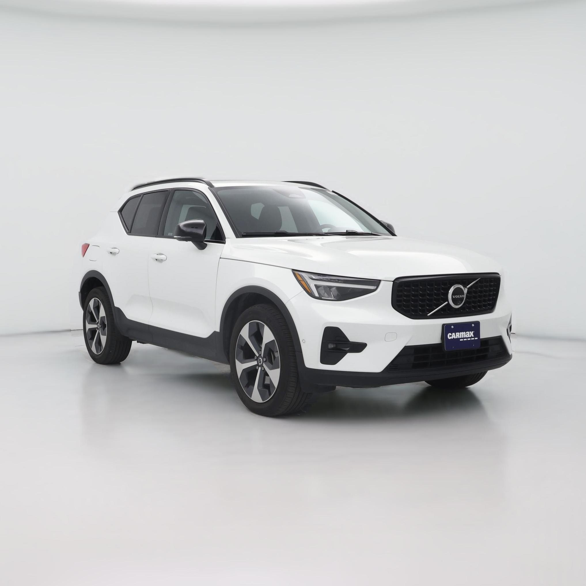 Thumbnail: 2024 Volvo XC40 - 1