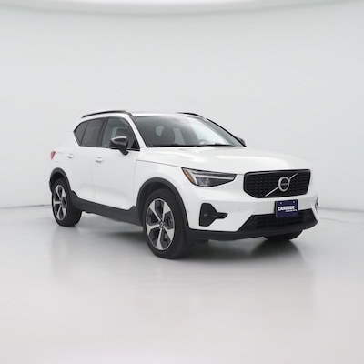 2024 Volvo XC40 B5 Plus Dark Theme