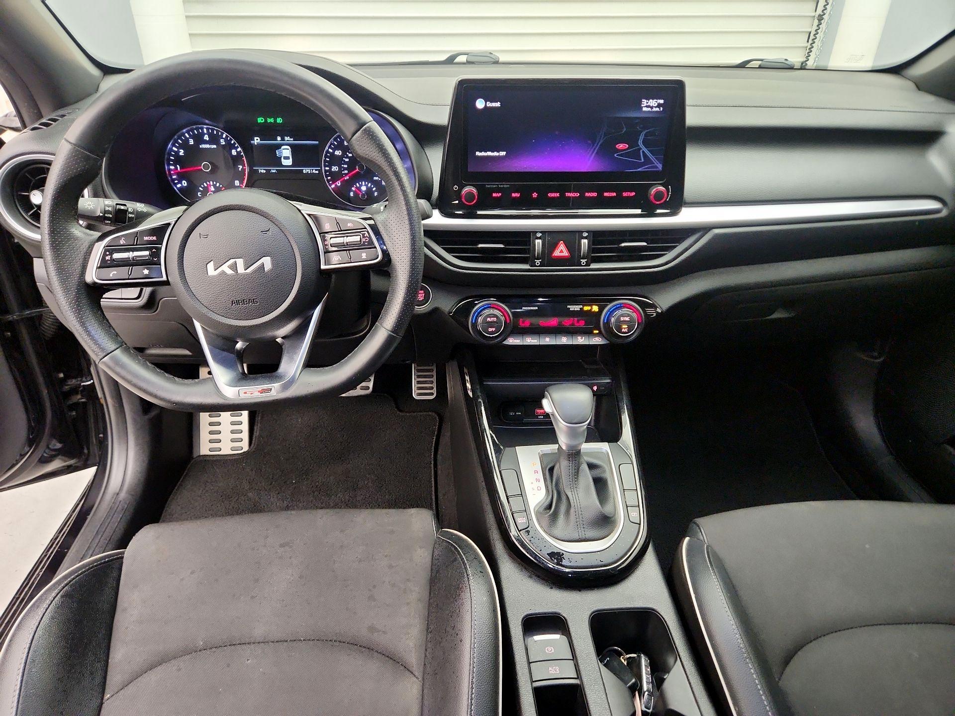 Thumbnail: 2022 Kia Forte - 9
