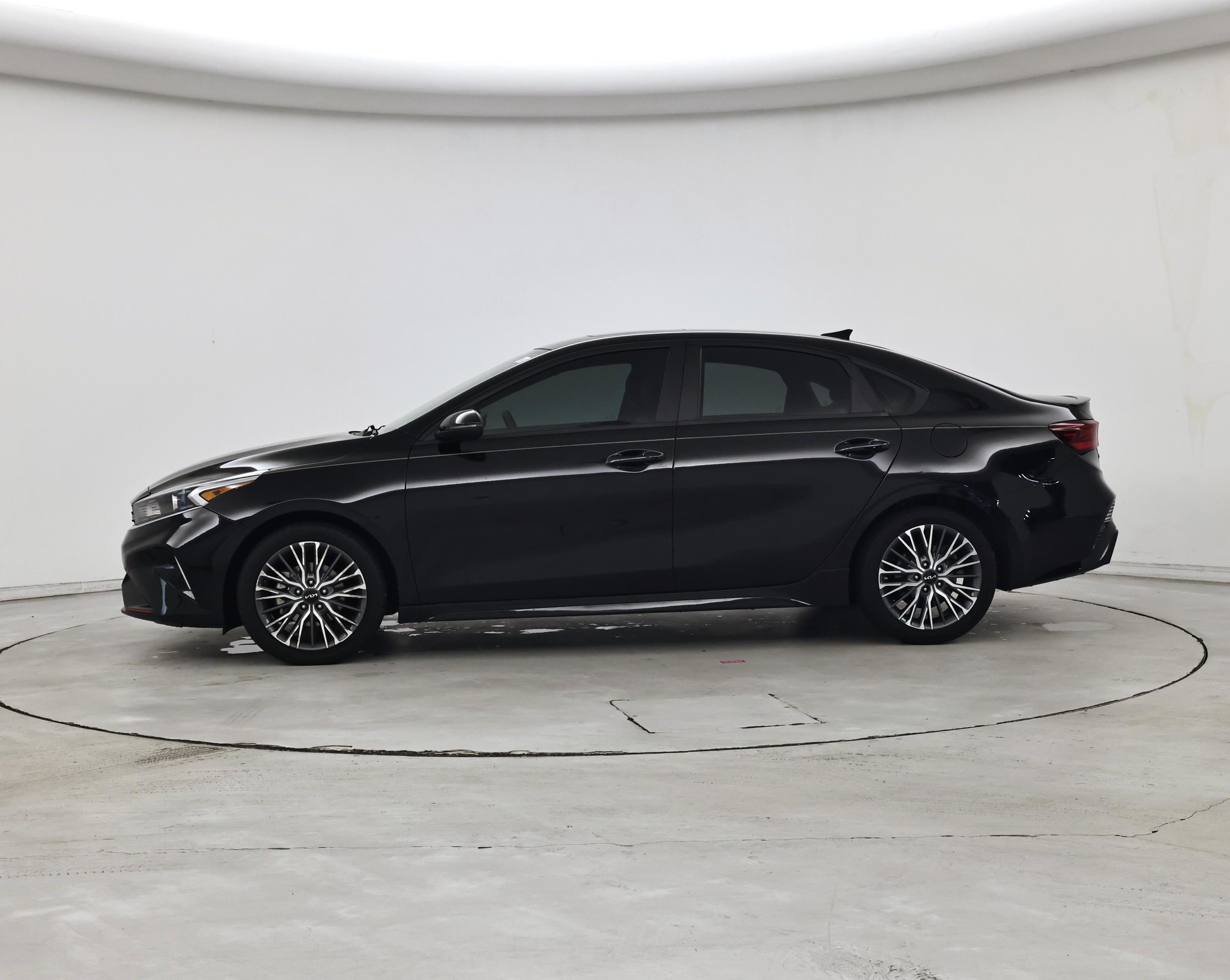 Thumbnail: 2022 Kia Forte - 3