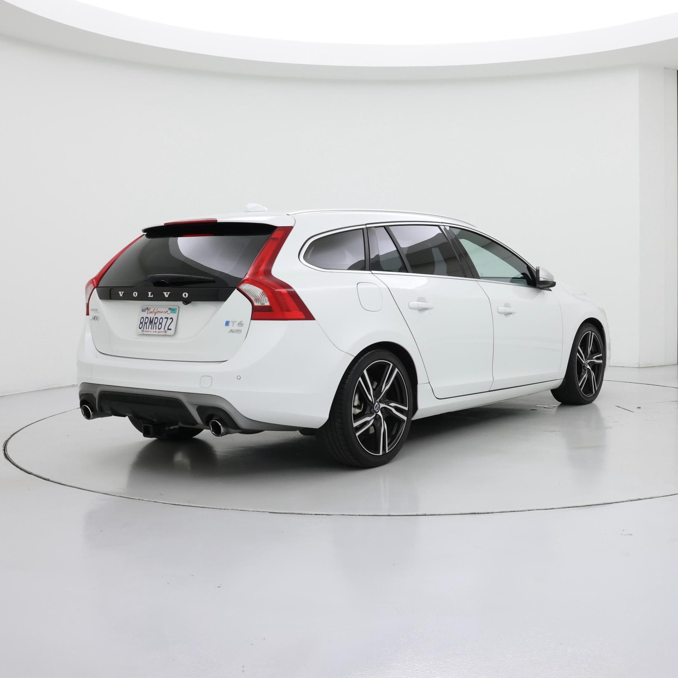 Thumbnail: 2017 Volvo V60 - 8