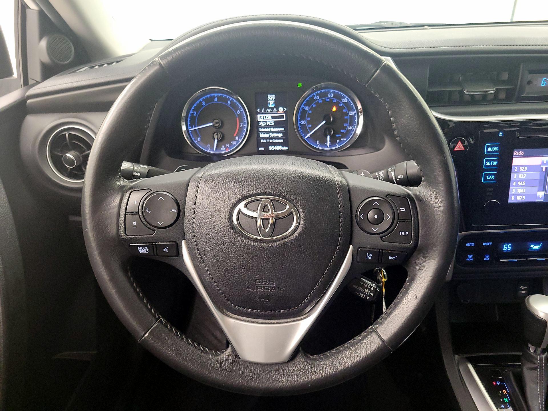 Thumbnail: 2017 Toyota Corolla - 10