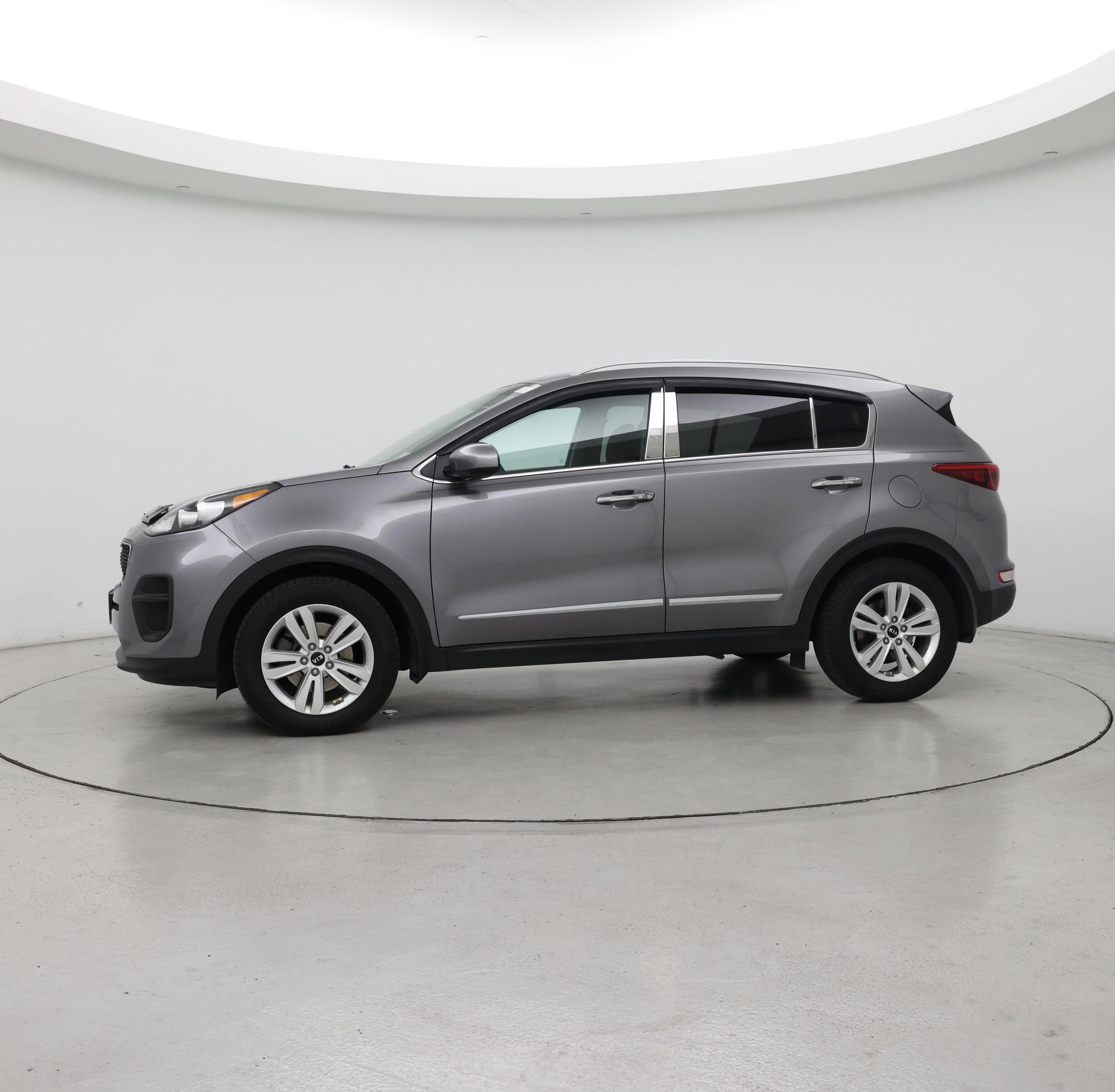 Thumbnail: 2017 Kia Sportage - 3