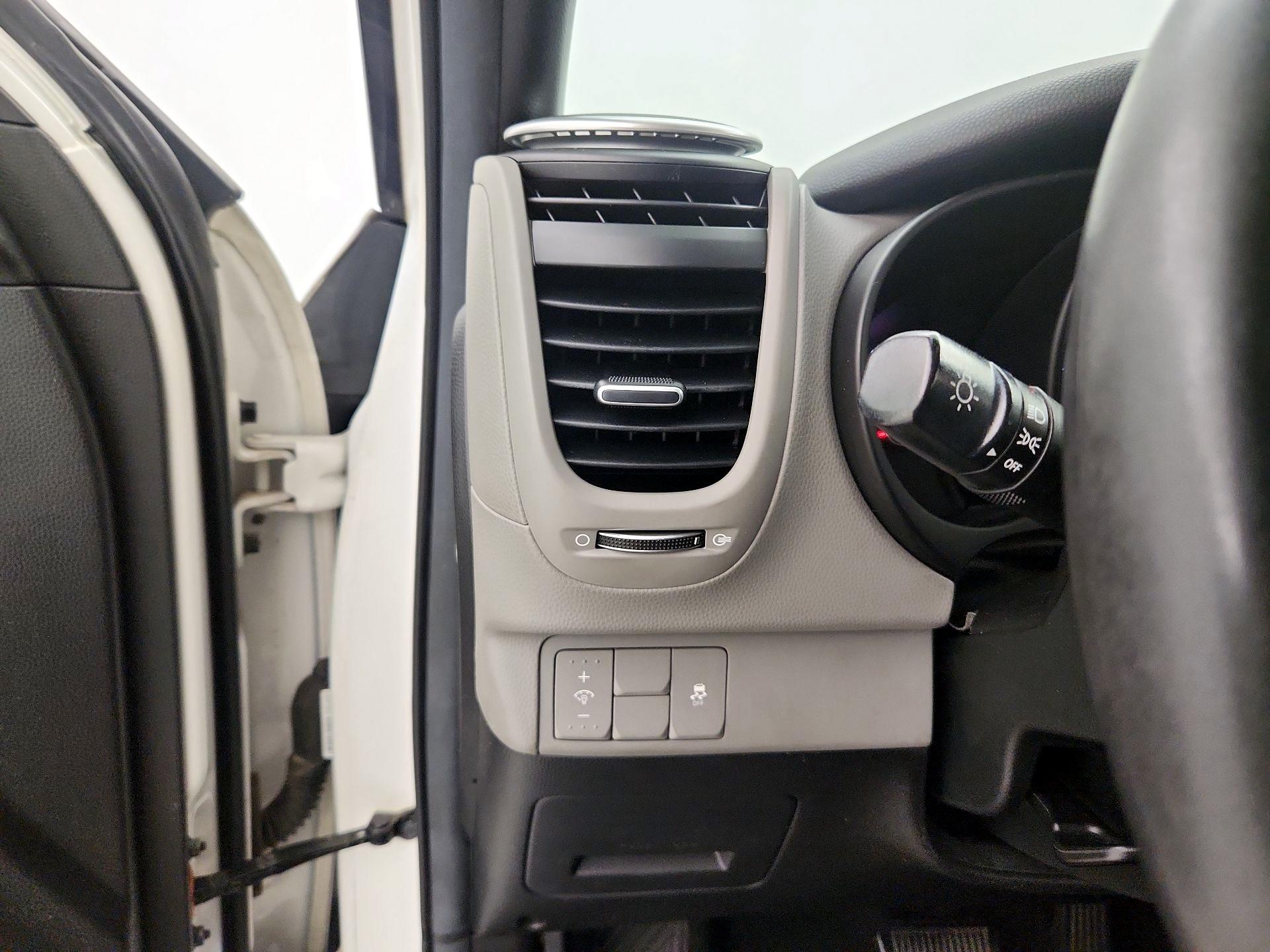 Thumbnail: 2014 Kia Soul - 13