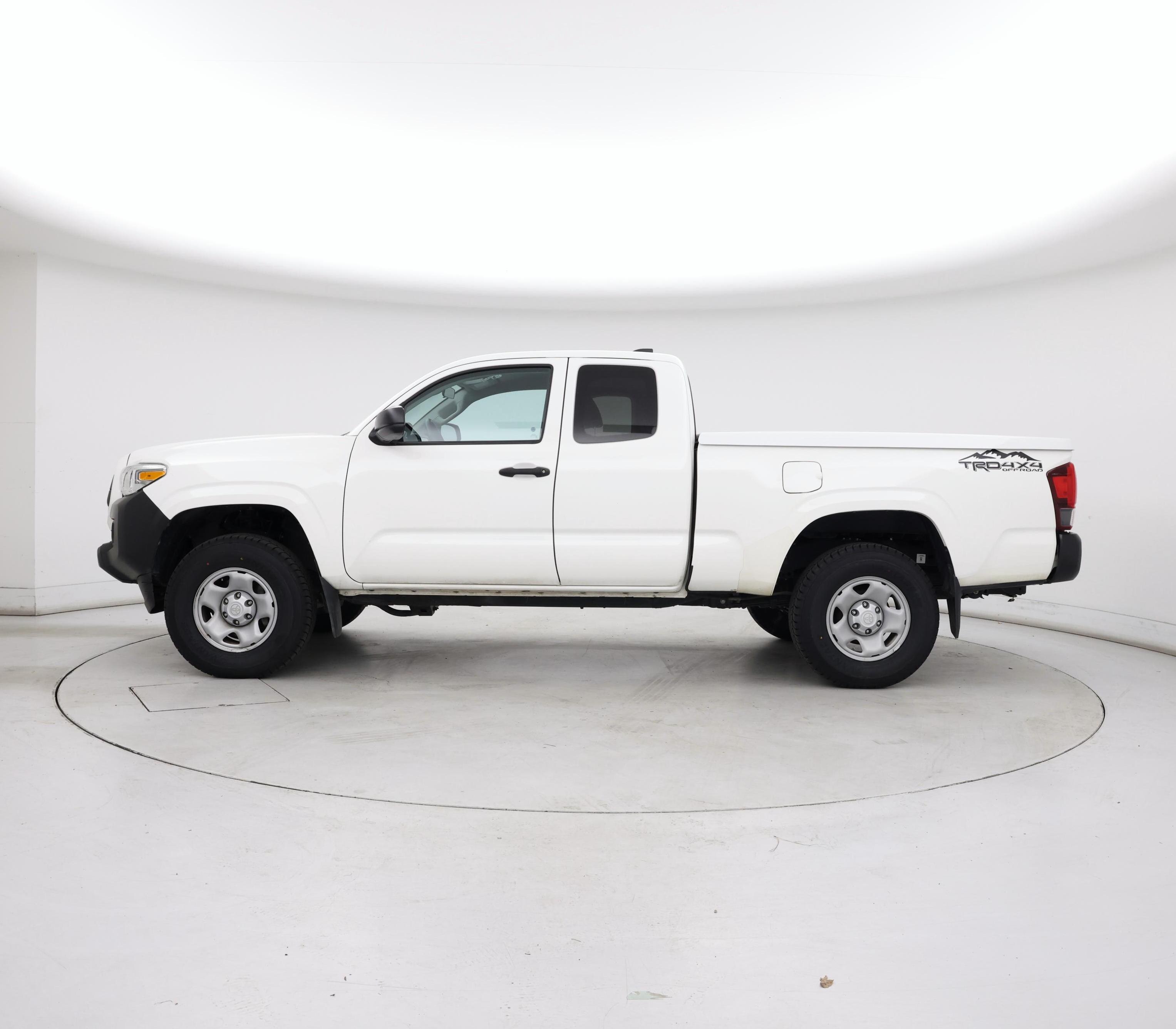 Thumbnail: 2021 Toyota Tacoma - 3