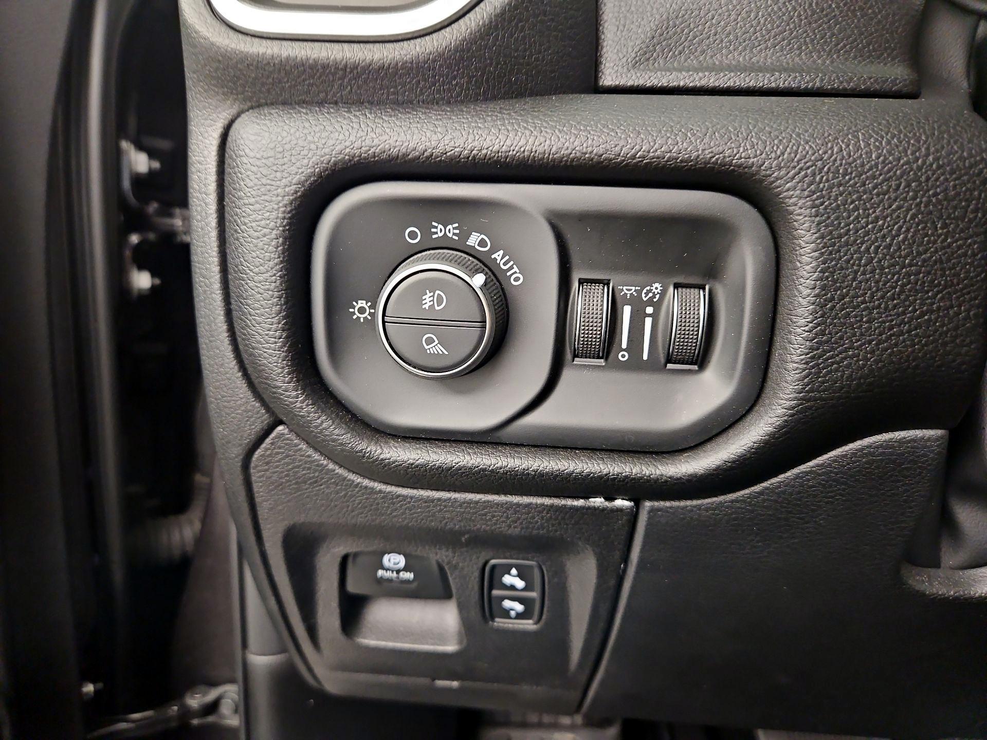 Thumbnail: 2025 RAM 1500 - 13