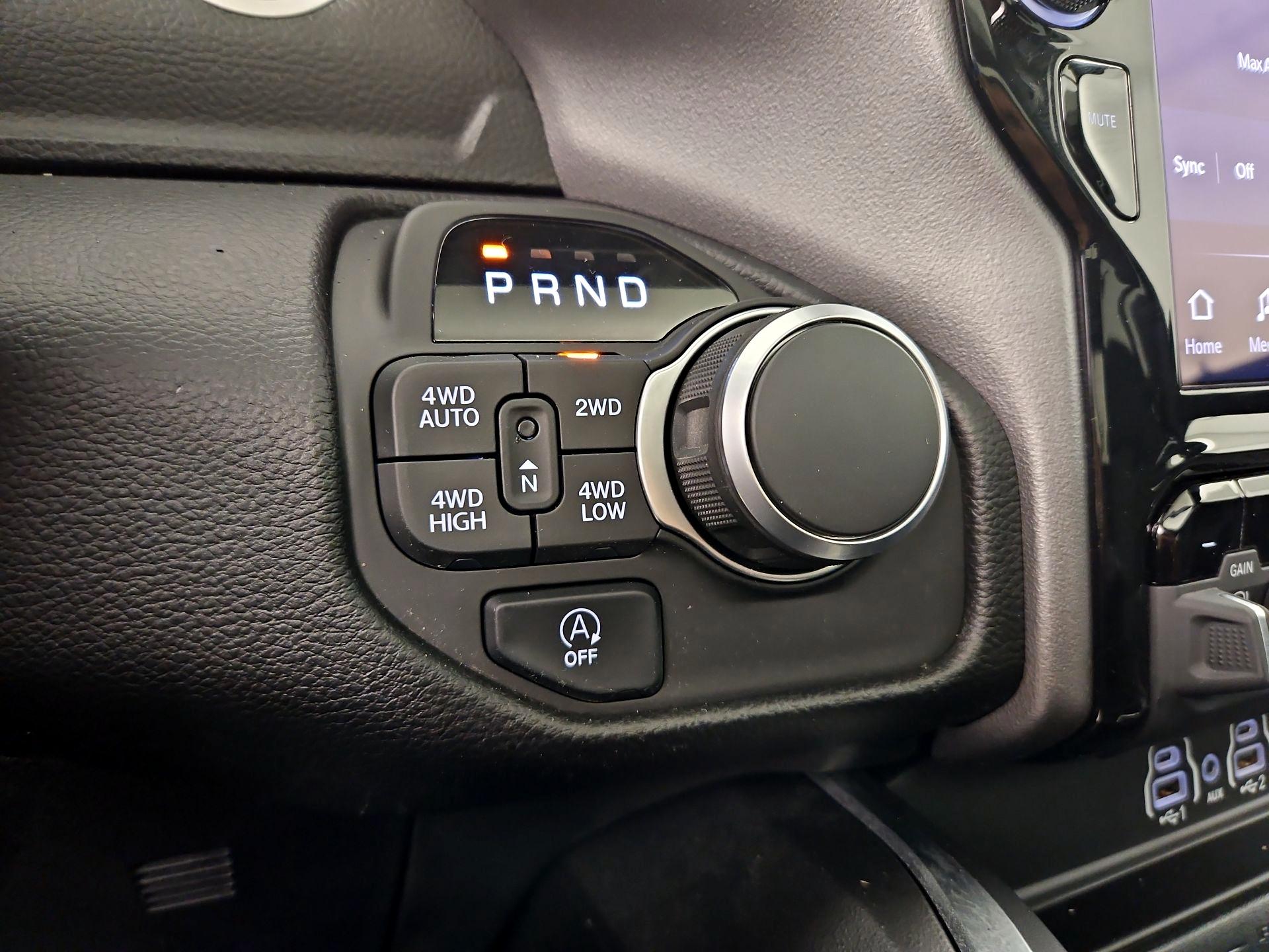 Thumbnail: 2025 RAM 1500 - 18